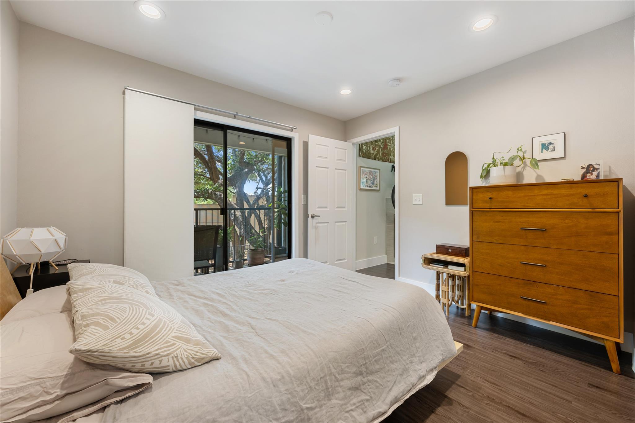 935 La Posada Dr # 243, Austin, TX 78752