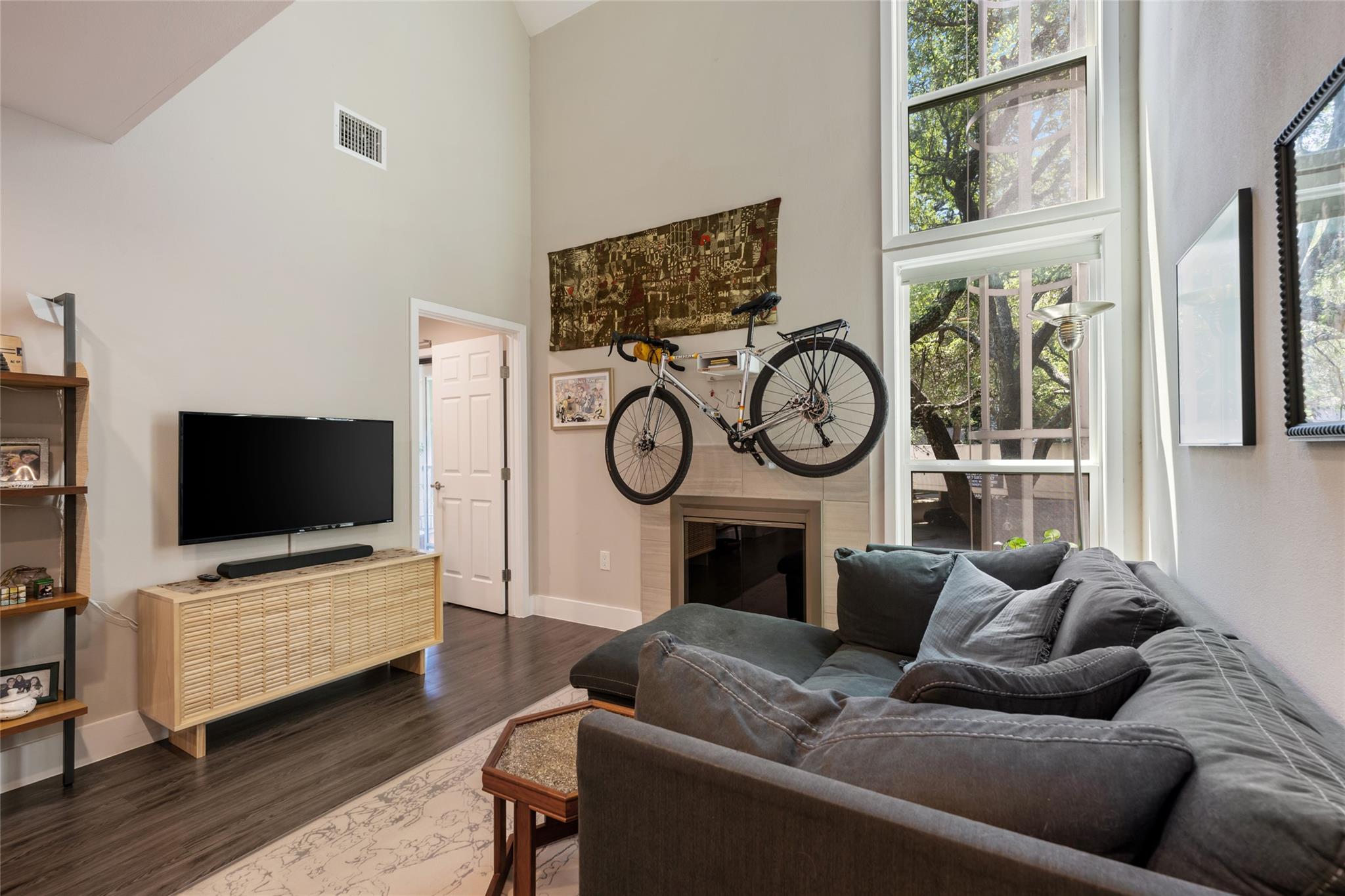 935 La Posada Dr # 243, Austin, TX 78752