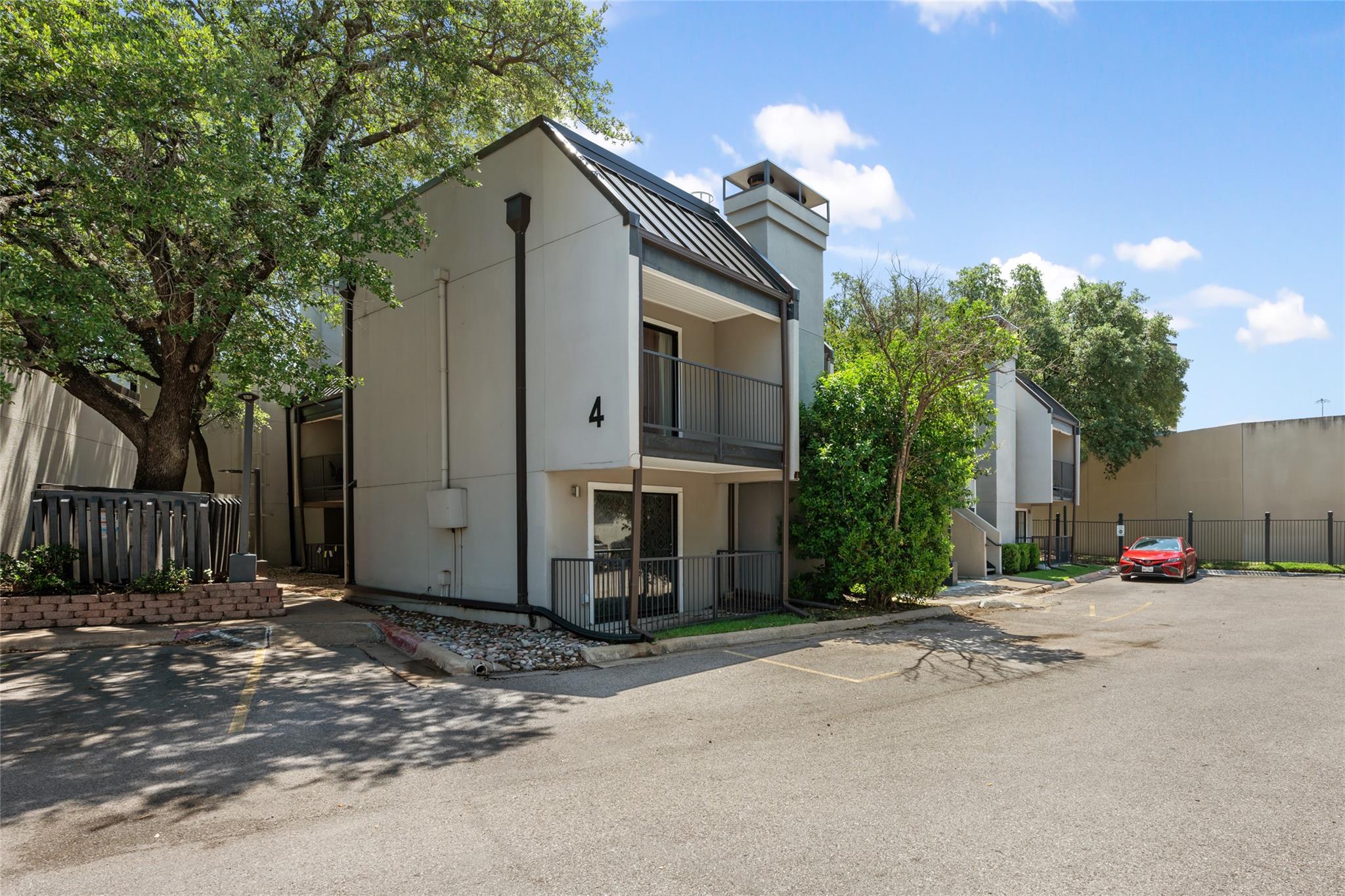 935 La Posada Dr # 243, Austin, TX 78752