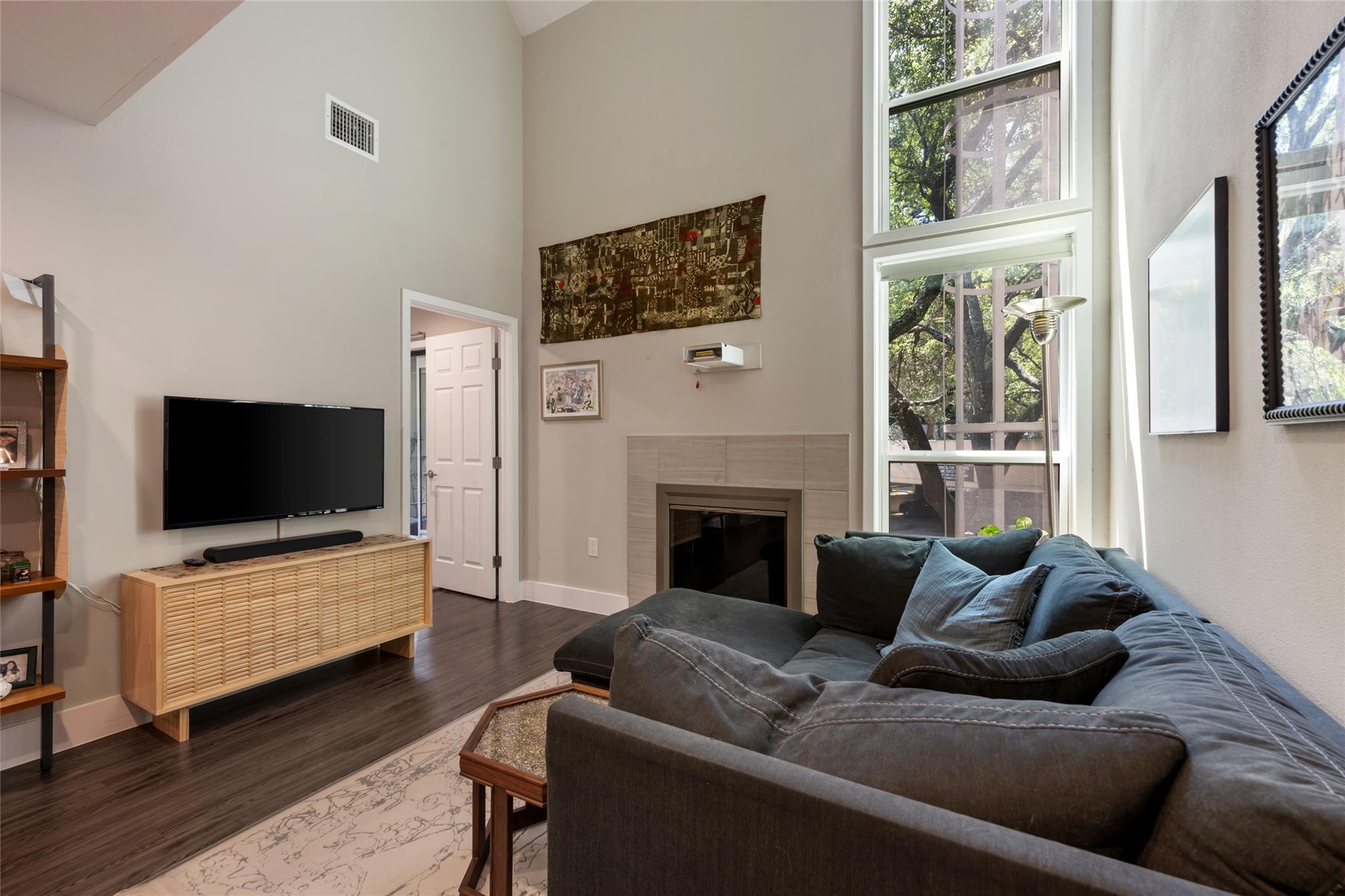 935 La Posada Dr # 243, Austin, TX 78752