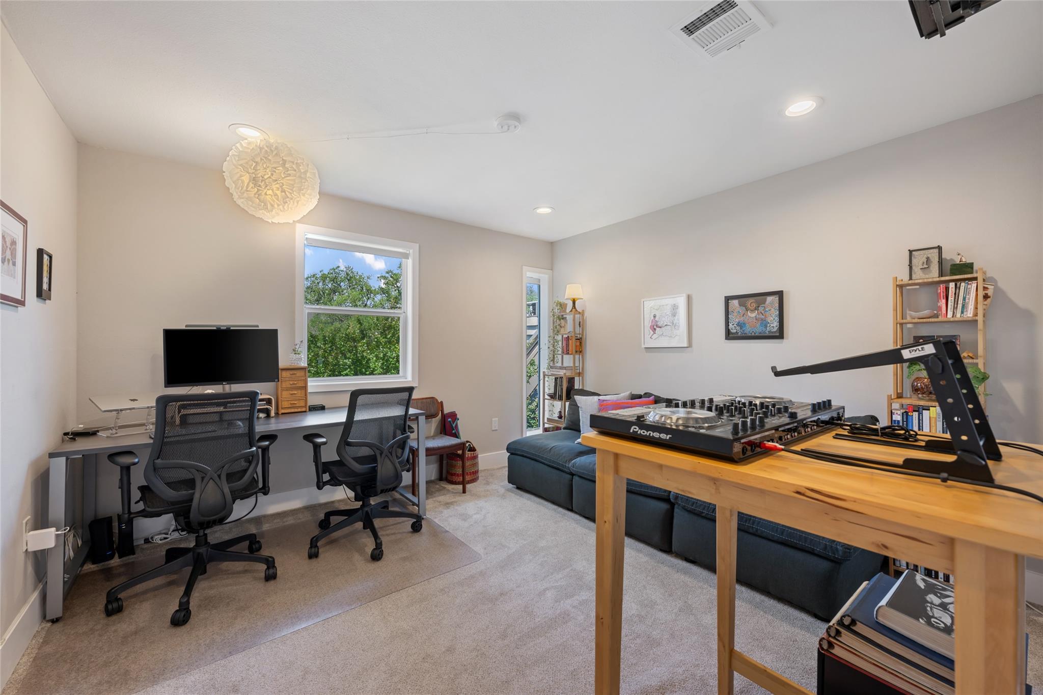 935 La Posada Dr # 243, Austin, TX 78752