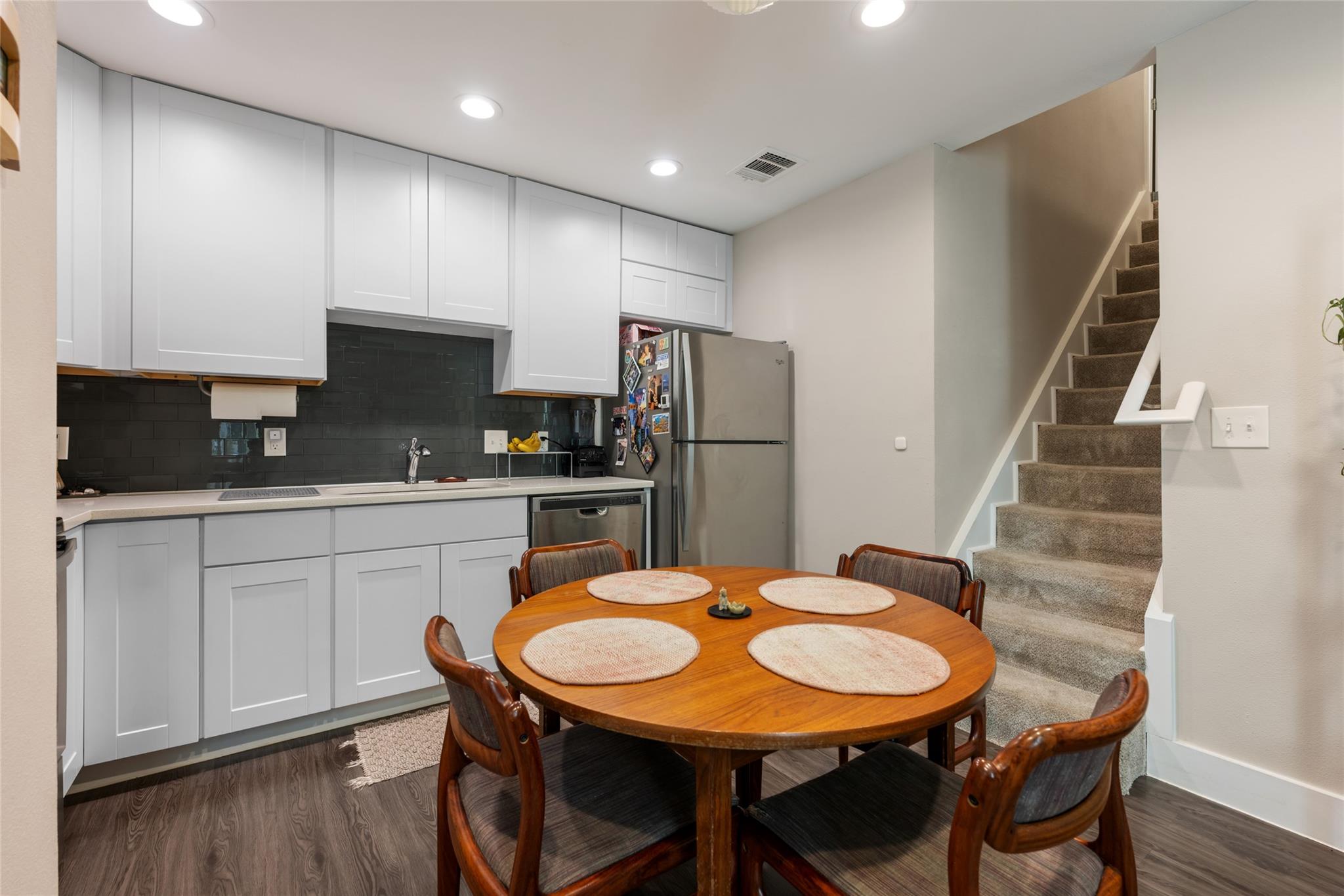 935 La Posada Dr # 243, Austin, TX 78752