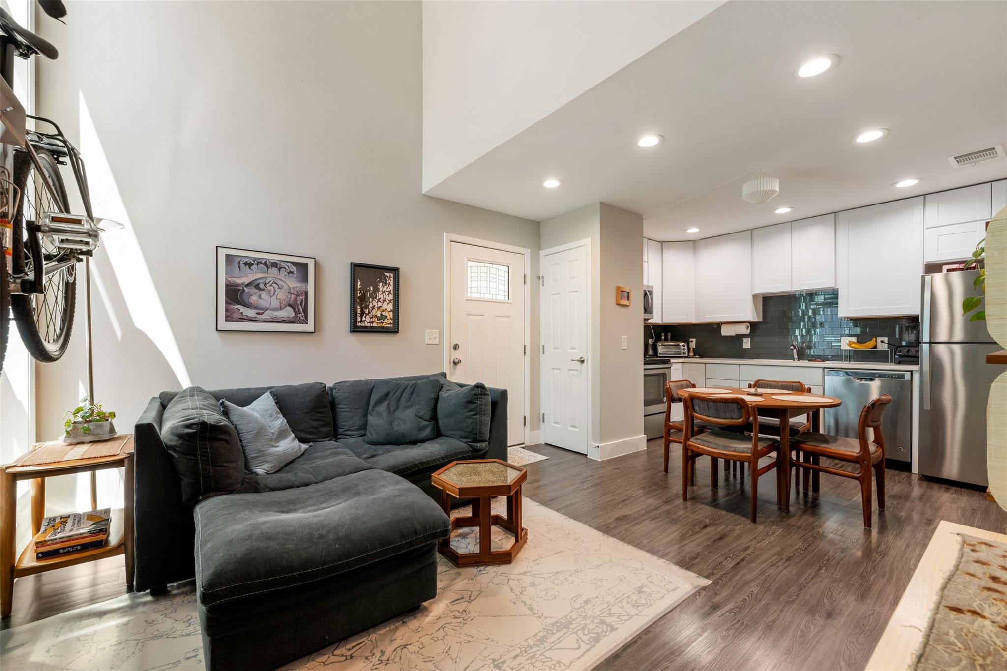 935 La Posada Dr # 243, Austin, TX 78752