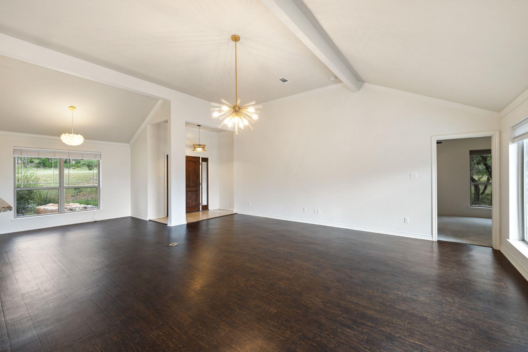 215 Maverick Cir, Horseshoe Bay, TX 78657