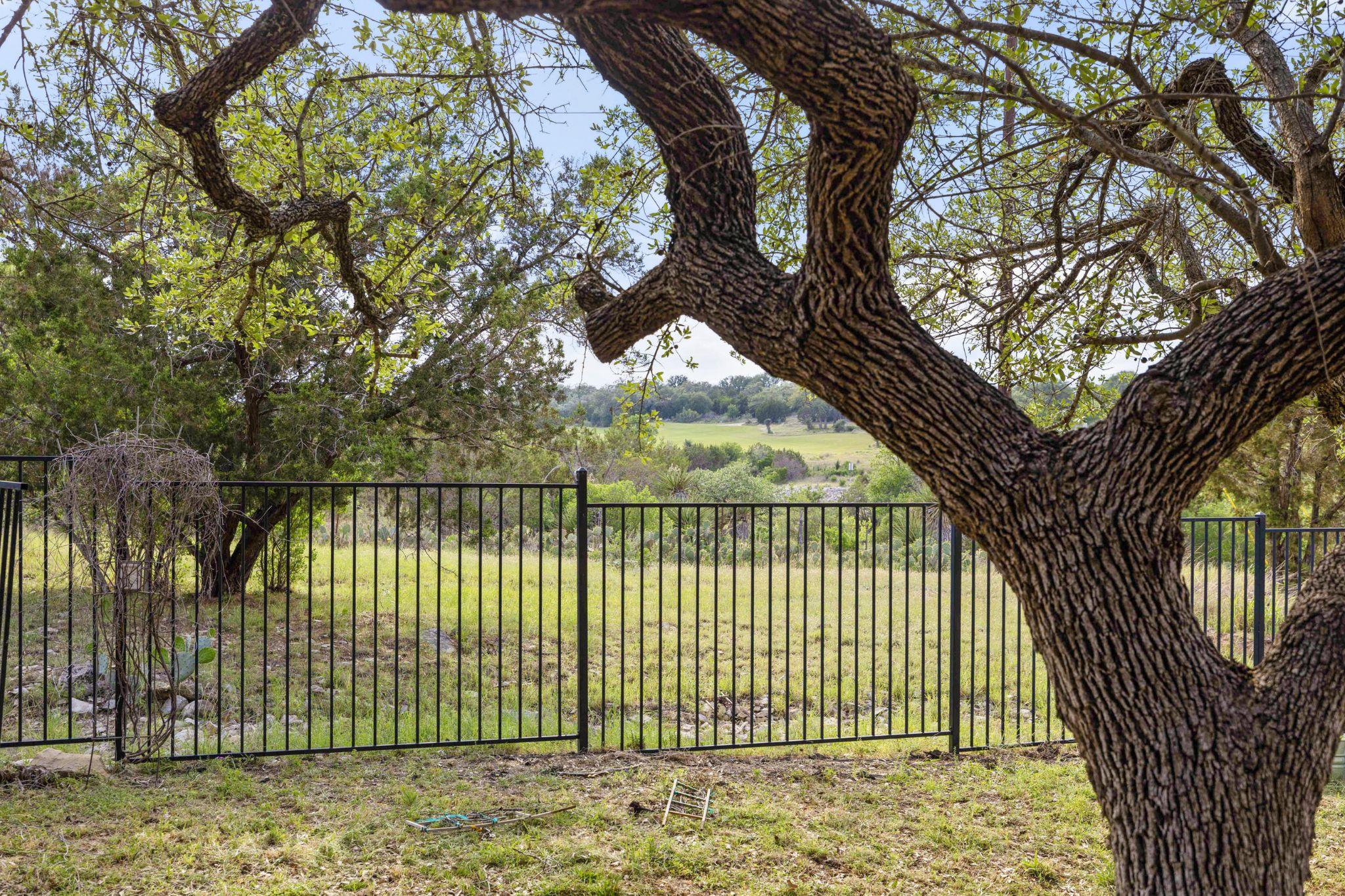 215 Maverick Cir, Horseshoe Bay, TX 78657