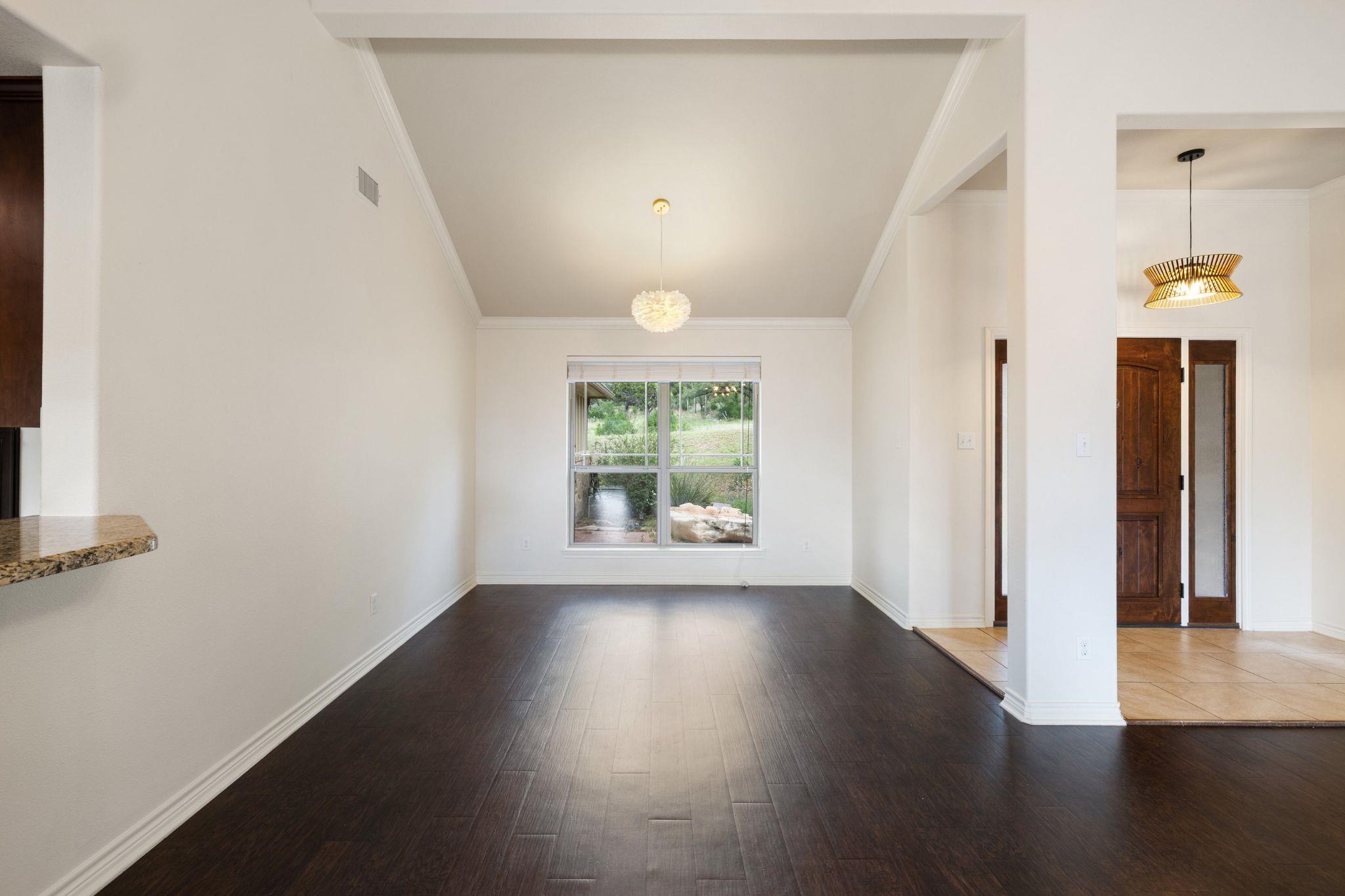 215 Maverick Cir, Horseshoe Bay, TX 78657