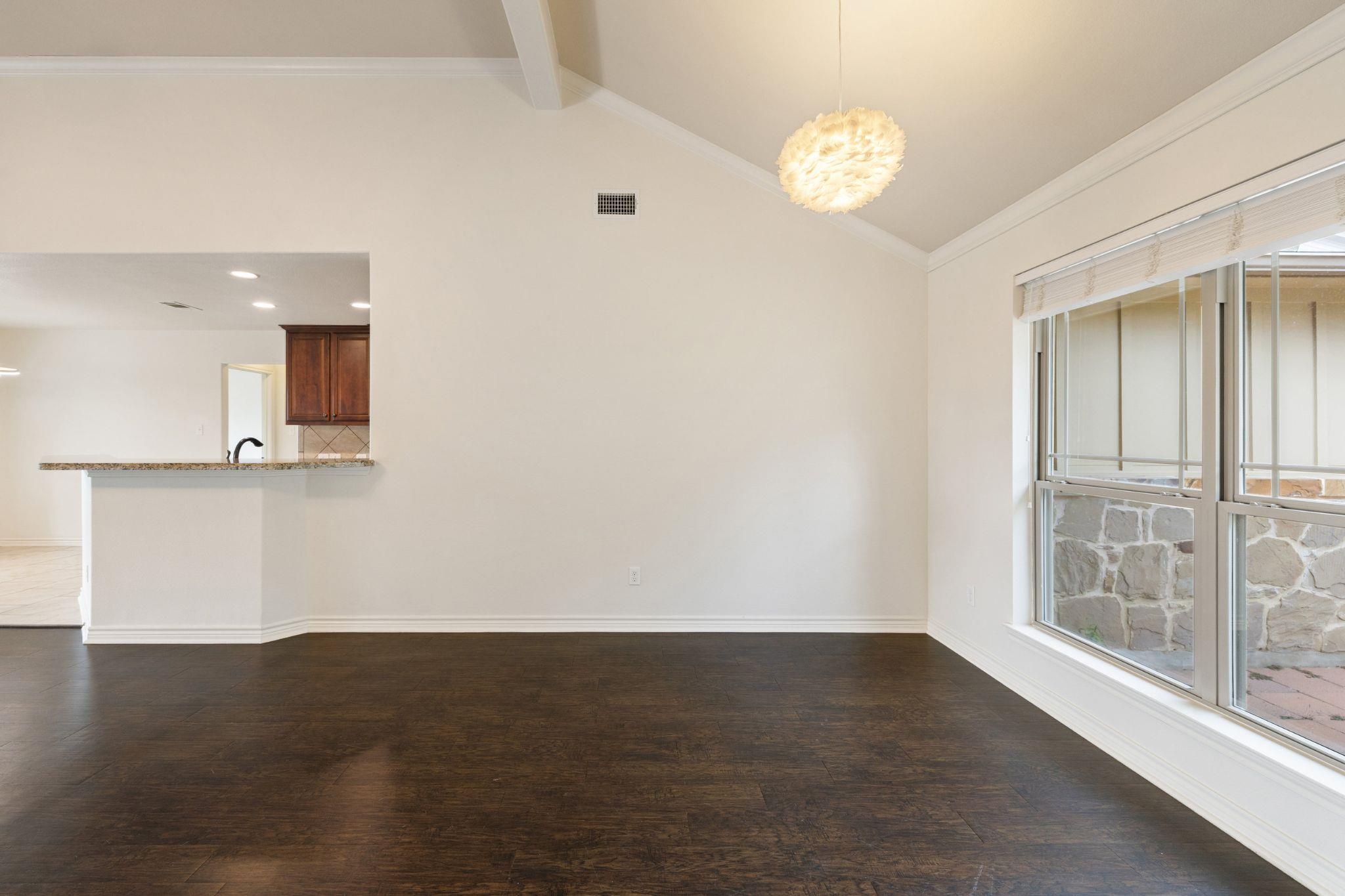 215 Maverick Cir, Horseshoe Bay, TX 78657