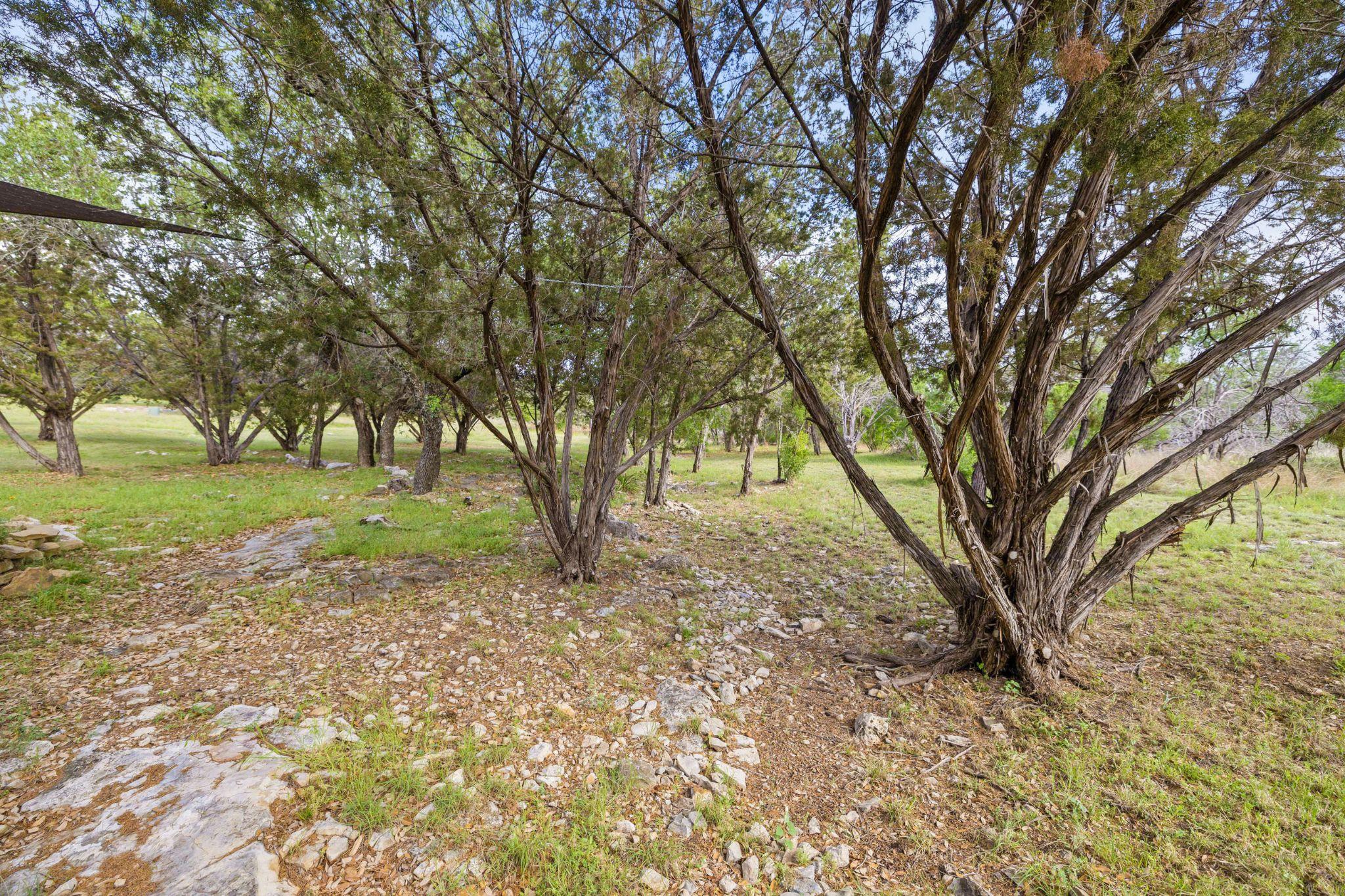 215 Maverick Cir, Horseshoe Bay, TX 78657