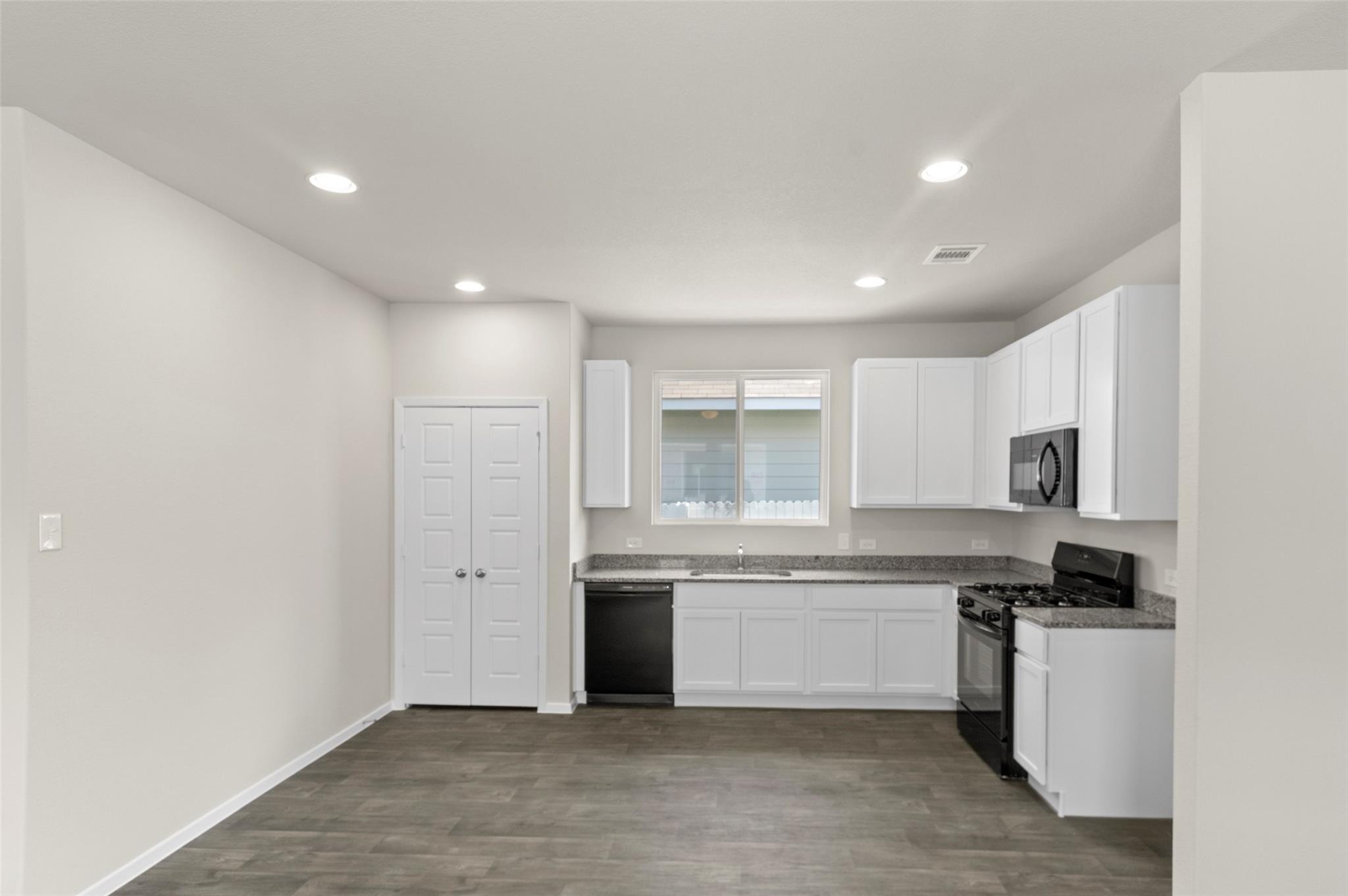 3035 Winding Creek Dr, Kyle, TX 78640