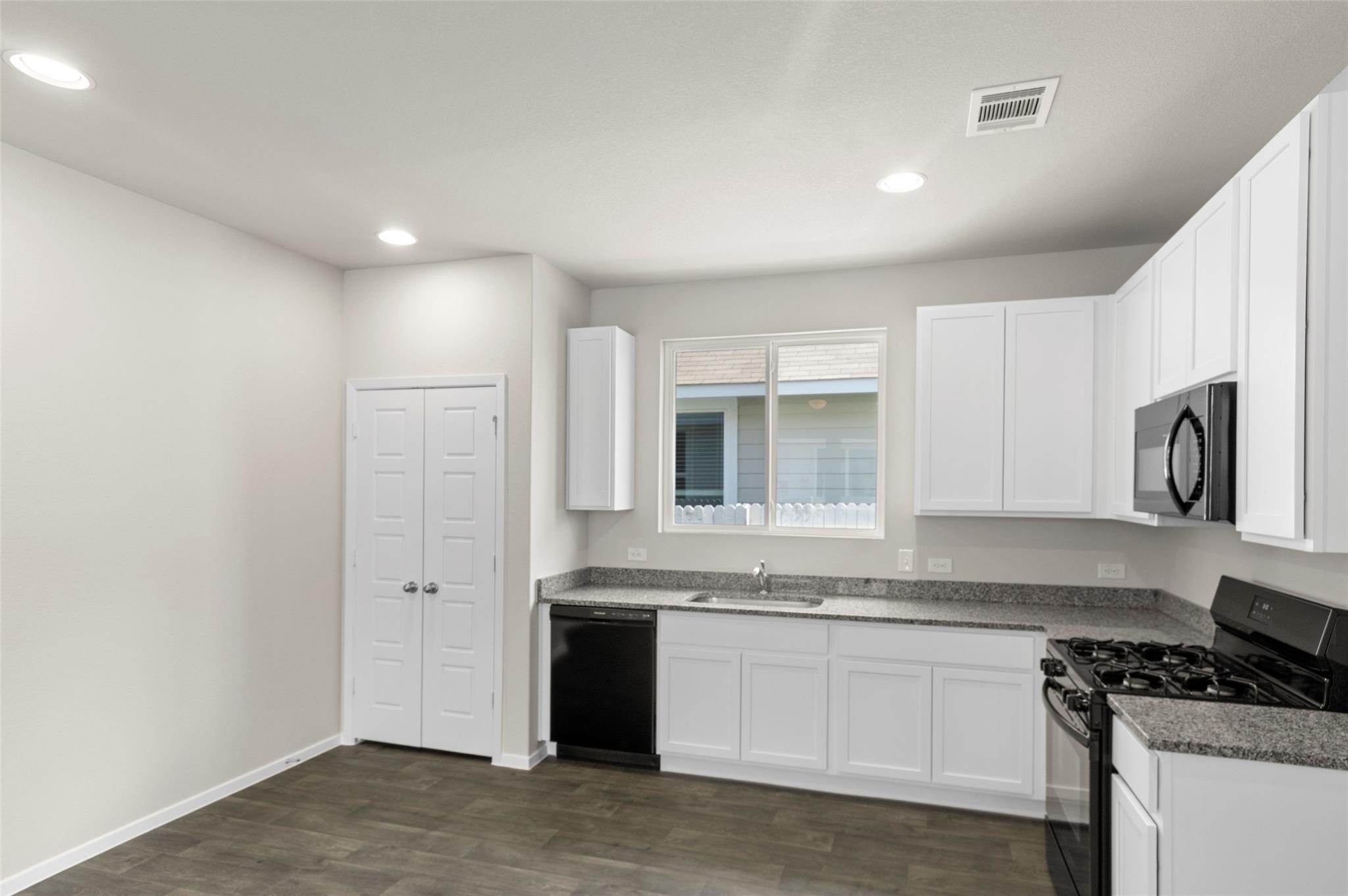 3035 Winding Creek Dr, Kyle, TX 78640