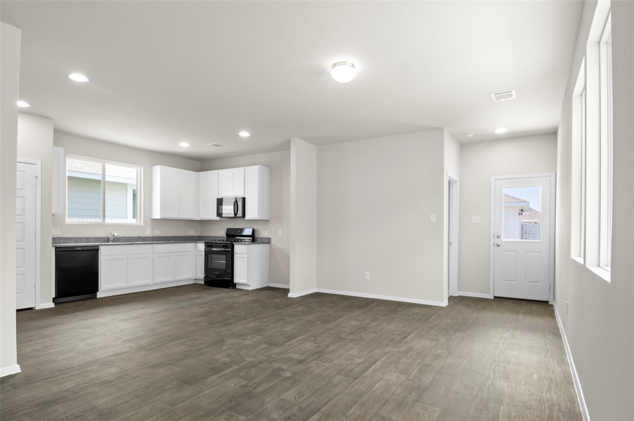 3035 Winding Creek Dr, Kyle, TX 78640