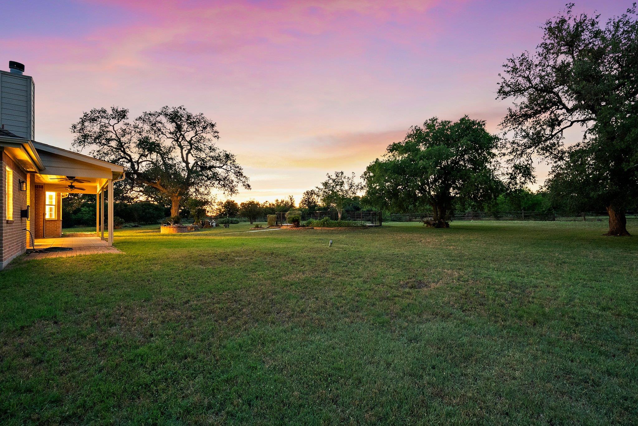 320 Woodland Oaks Trl, Buda, TX 78610