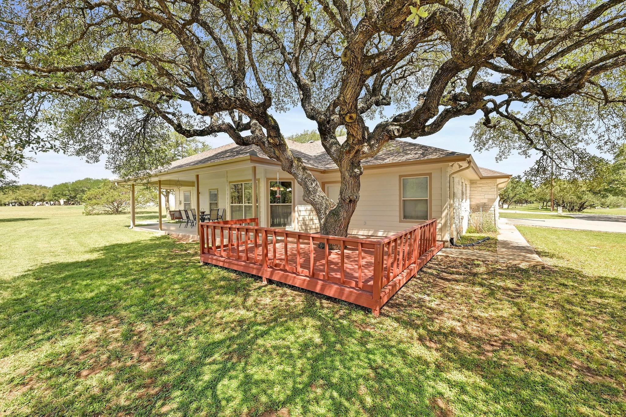 217 Circle Oaks Dr, Burnet, TX 78611