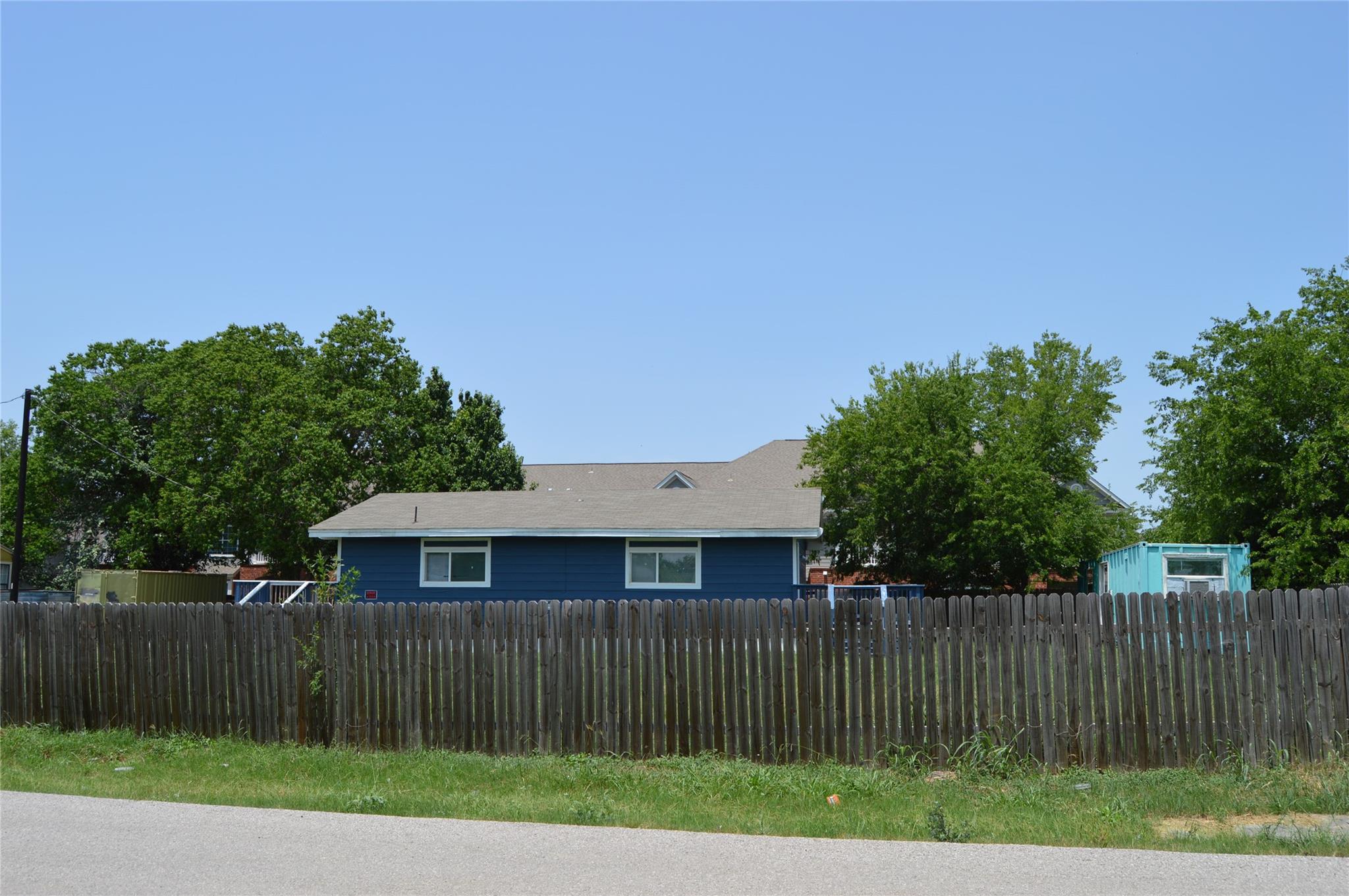 8014 N Lake Dr, Austin, TX 78724
