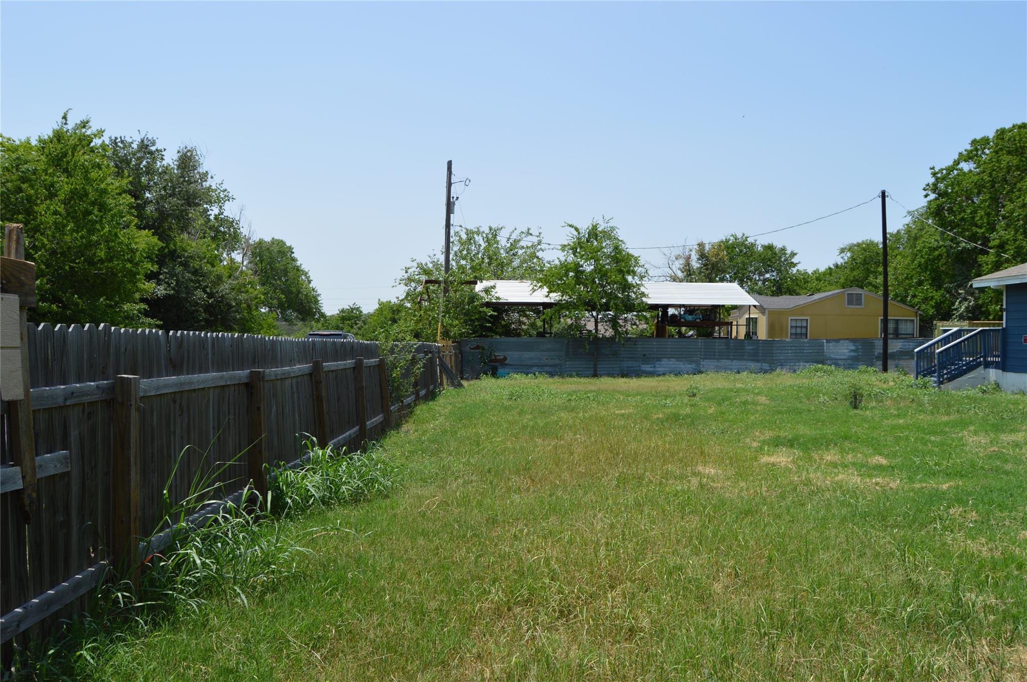 8014 N Lake Dr, Austin, TX 78724