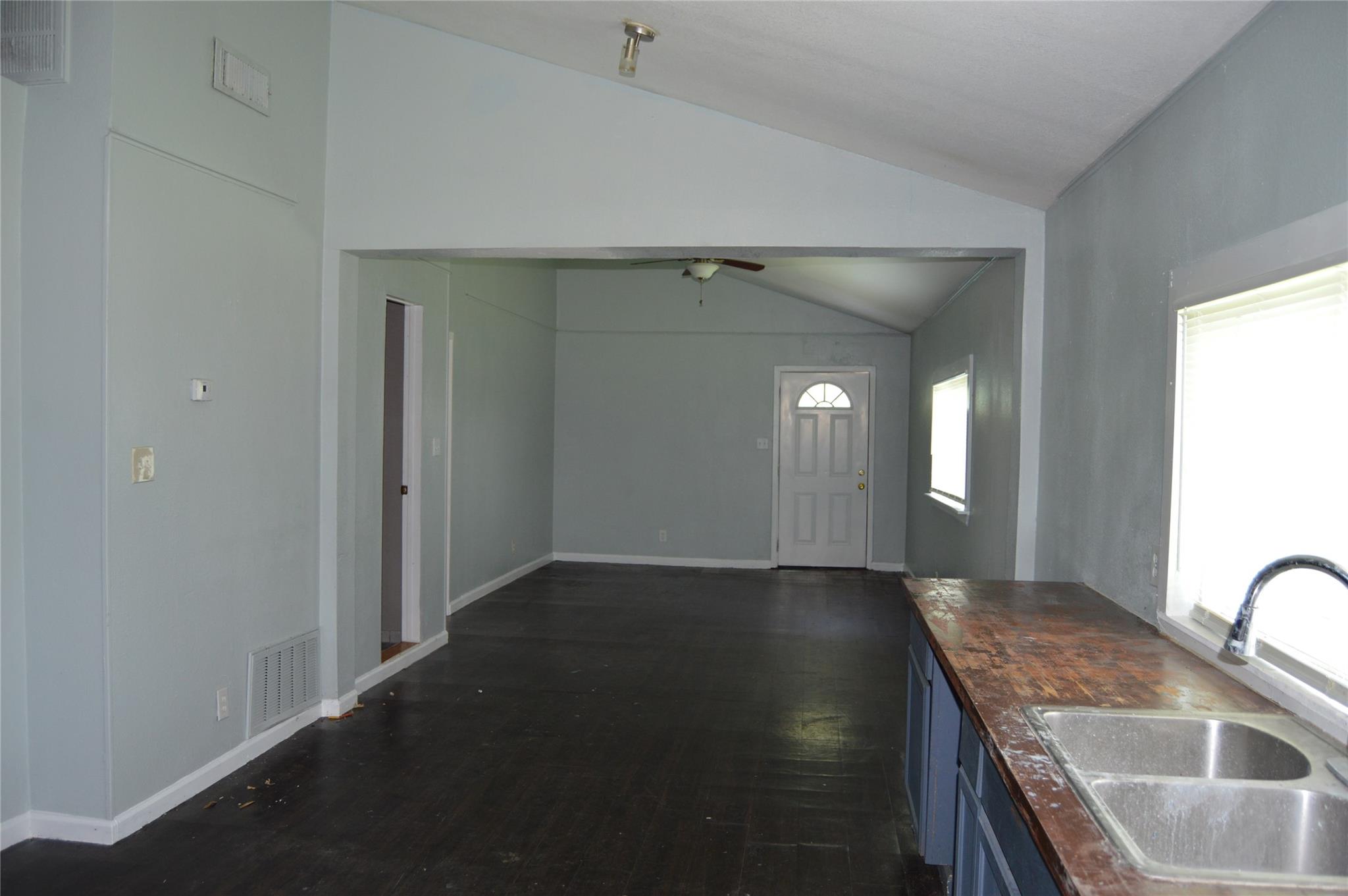 8014 N Lake Dr, Austin, TX 78724