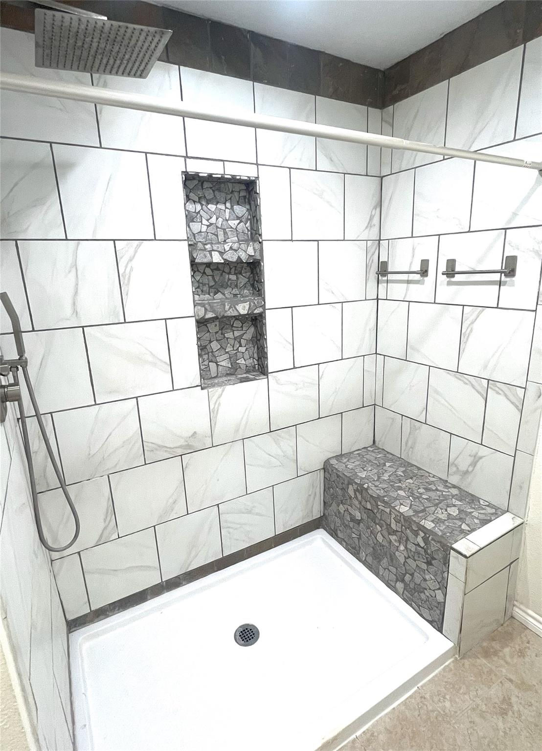 895 Lakeview Dr, Somerville, TX 77879