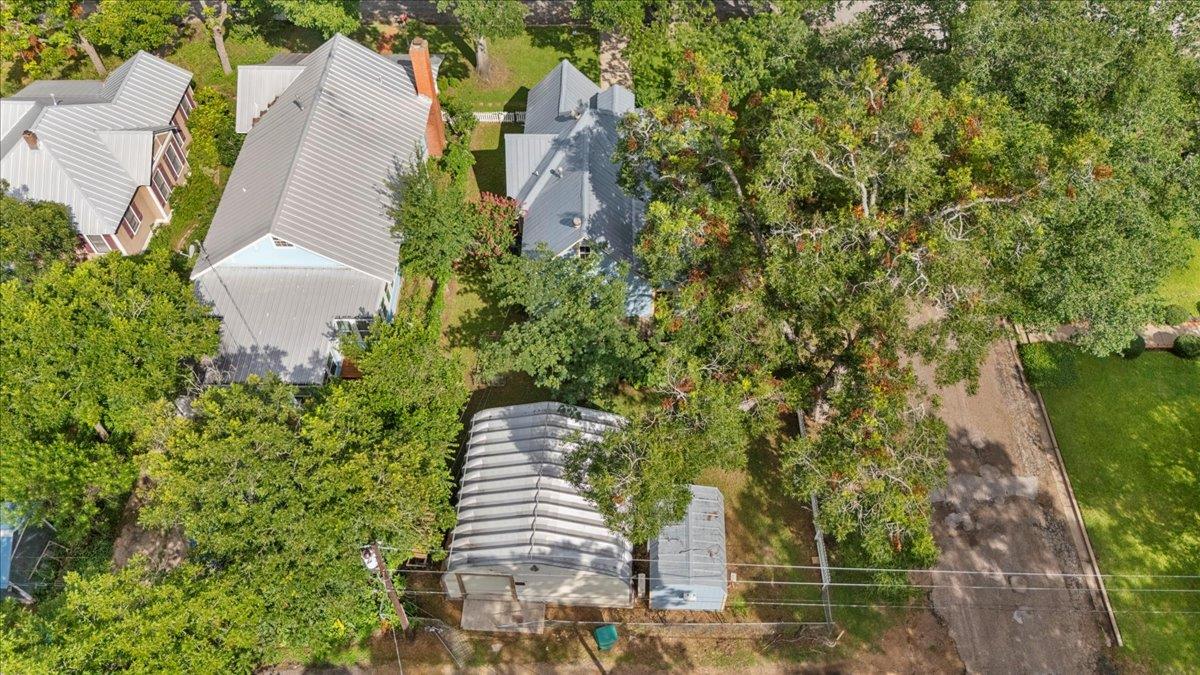 710 Gresham St, Smithville, TX 78957