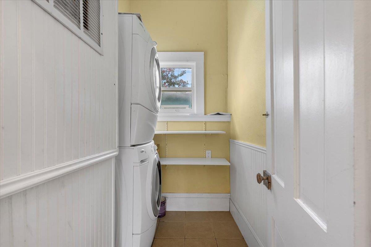 710 Gresham St, Smithville, TX 78957