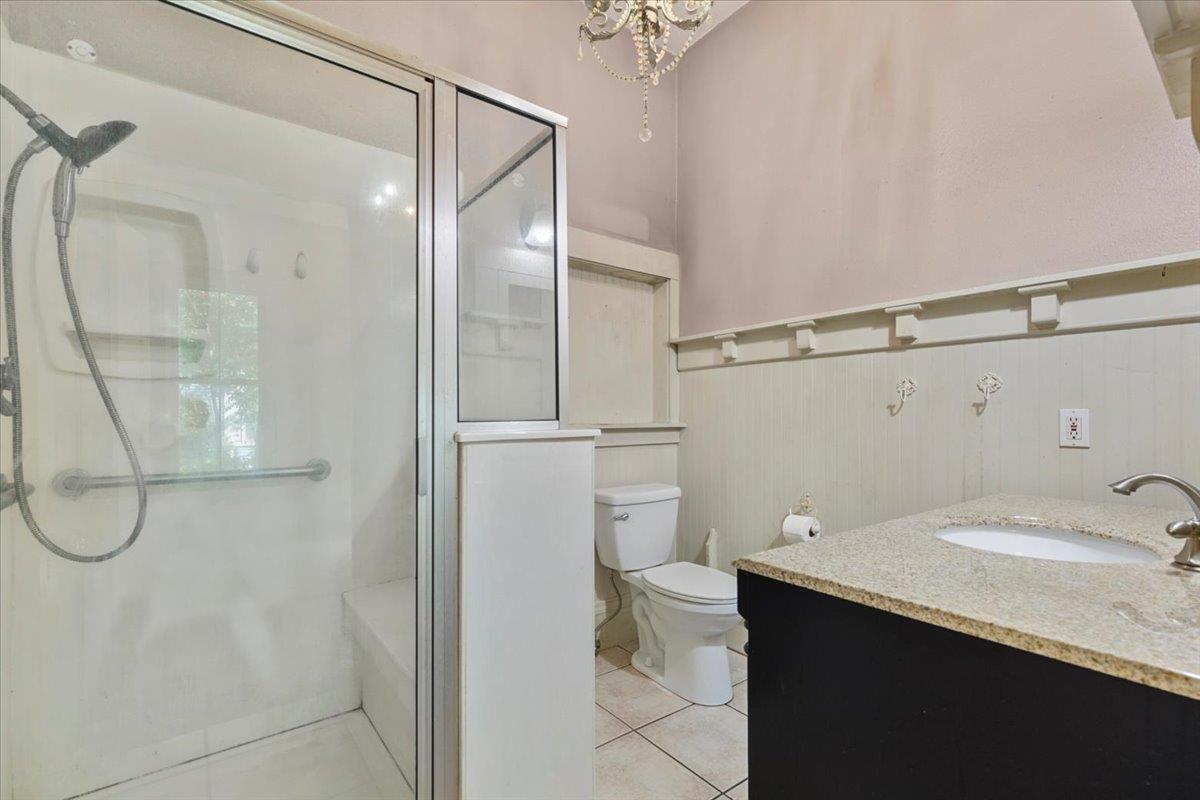 710 Gresham St, Smithville, TX 78957