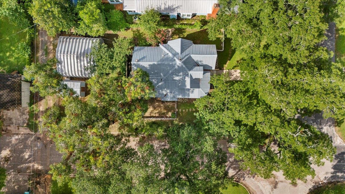 710 Gresham St, Smithville, TX 78957