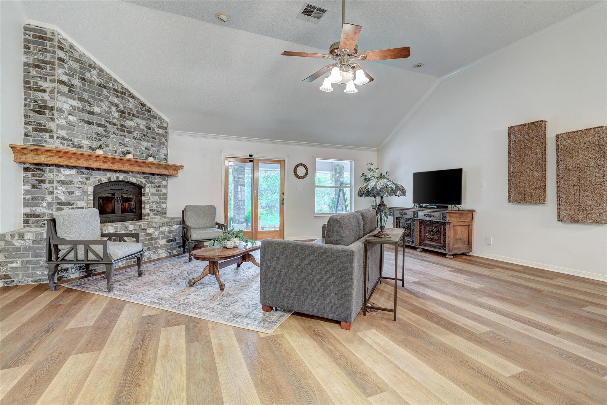900 Cedar Park Dr, Cedar Park, TX 78613