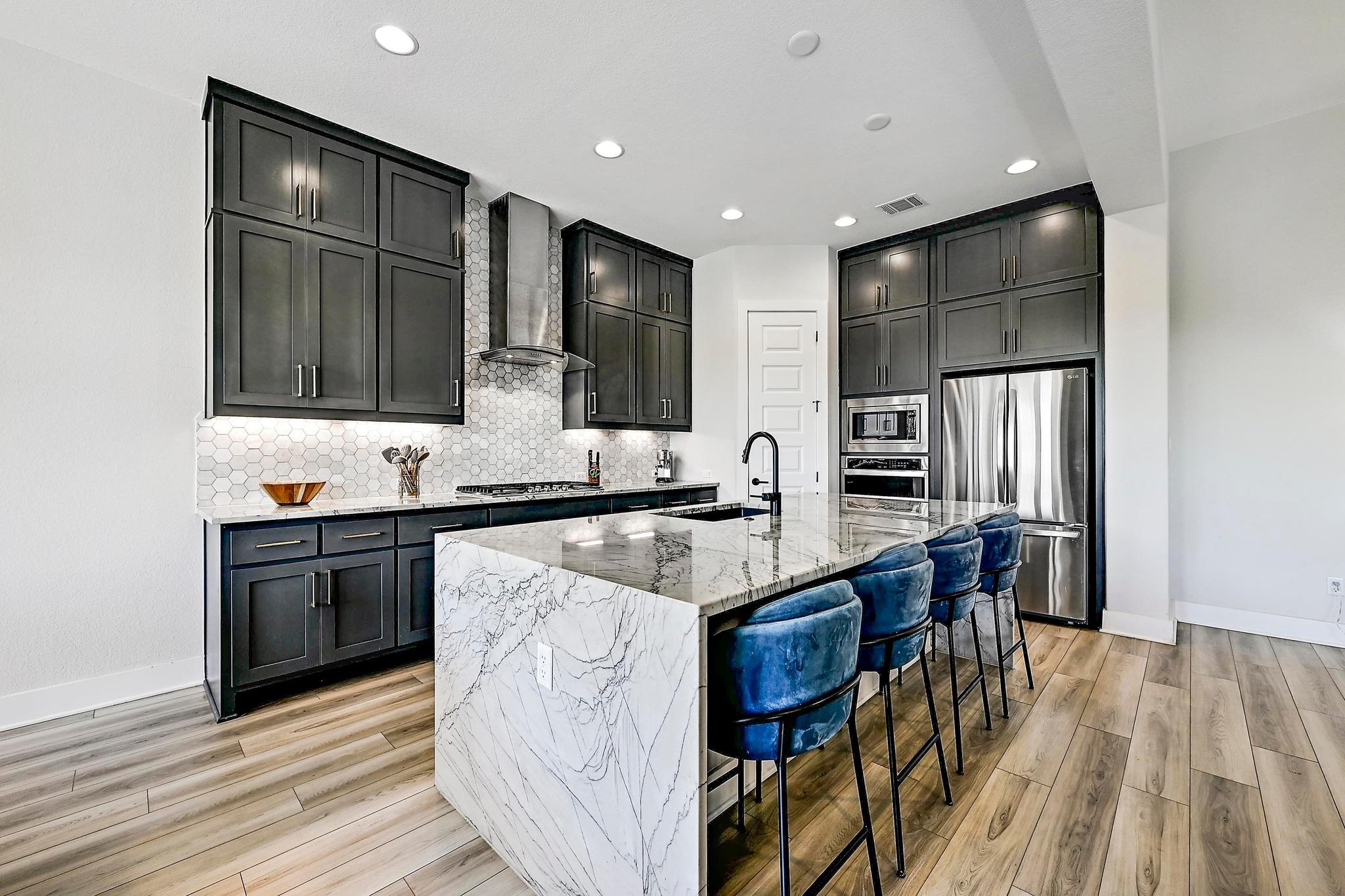 6801 Liberty Grotto Ct, Jonestown, TX 78645