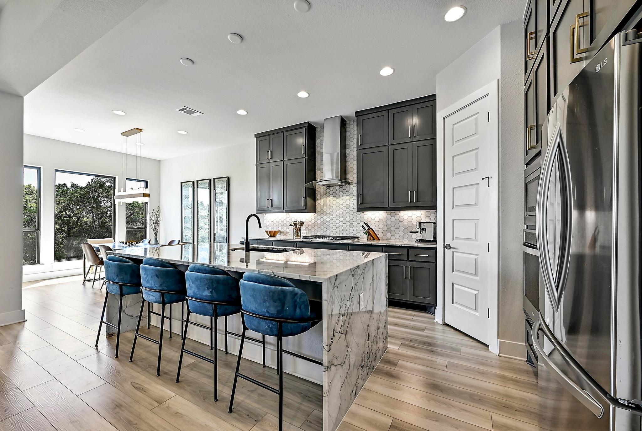 6801 Liberty Grotto Ct, Jonestown, TX 78645