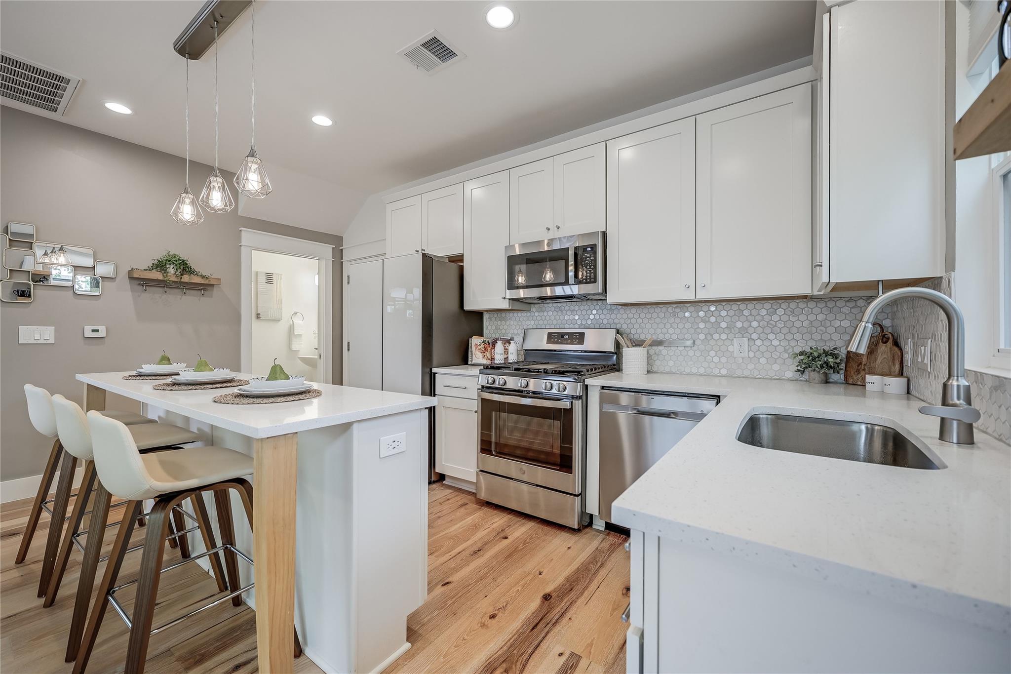 5512 Duval St # 2, Austin, TX 78751