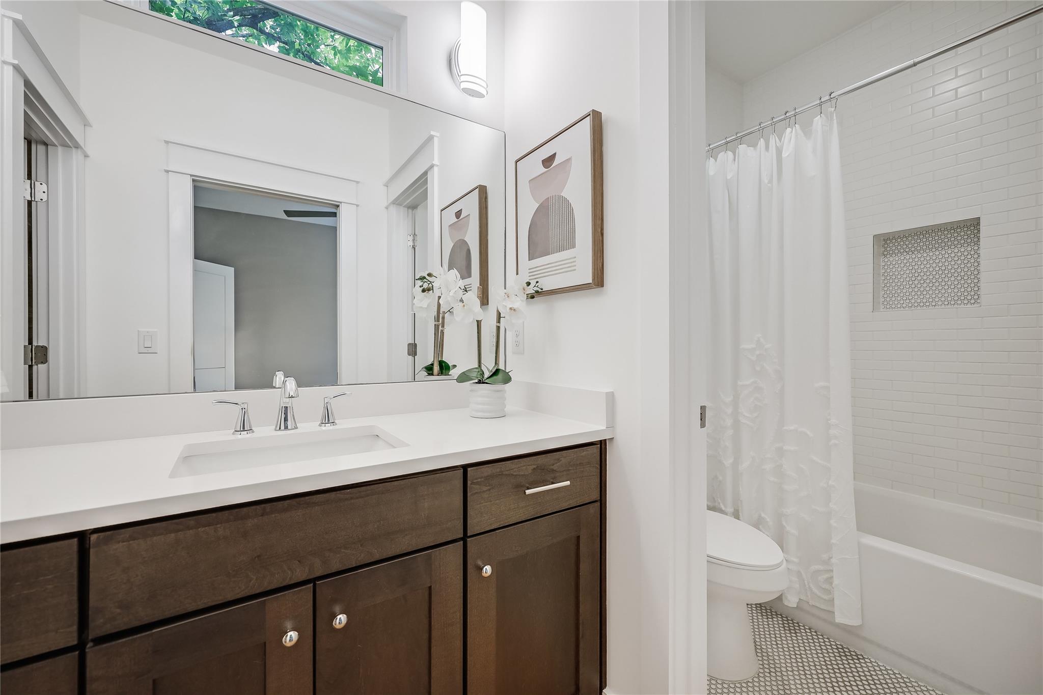 5512 Duval St # 2, Austin, TX 78751