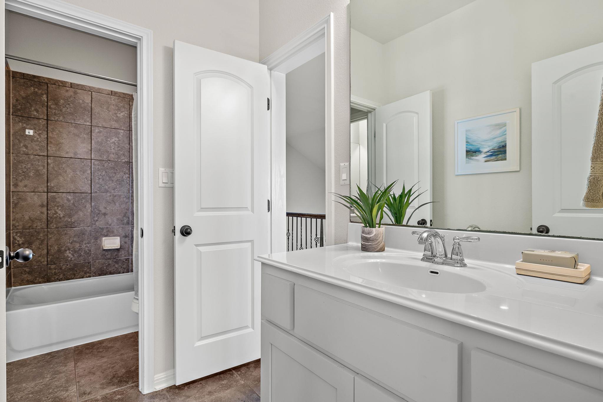 2313 Legend Hill Dr, Leander, TX 78641