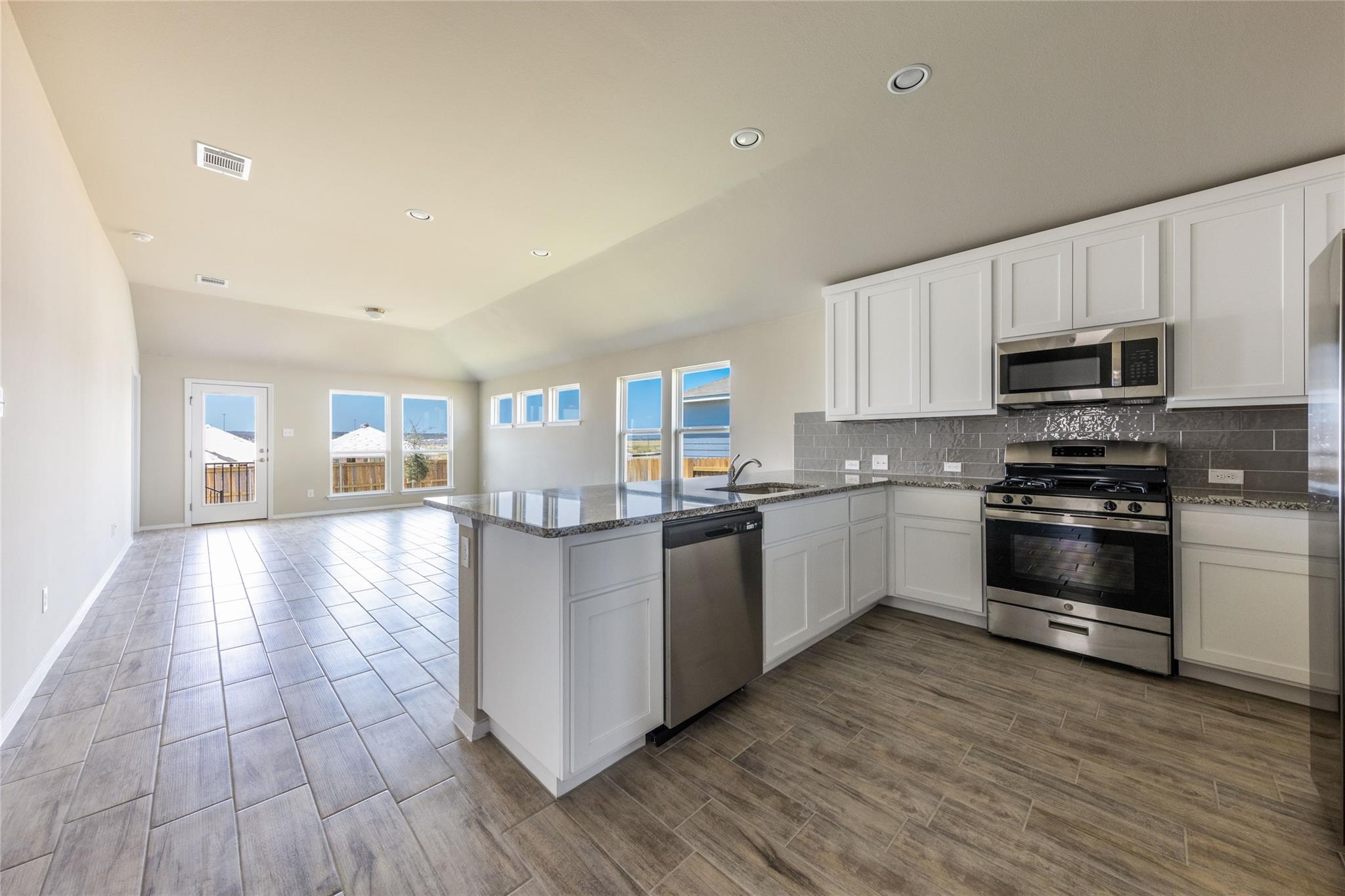205 Spiny Lizard Ln, San Marcos, TX 78666