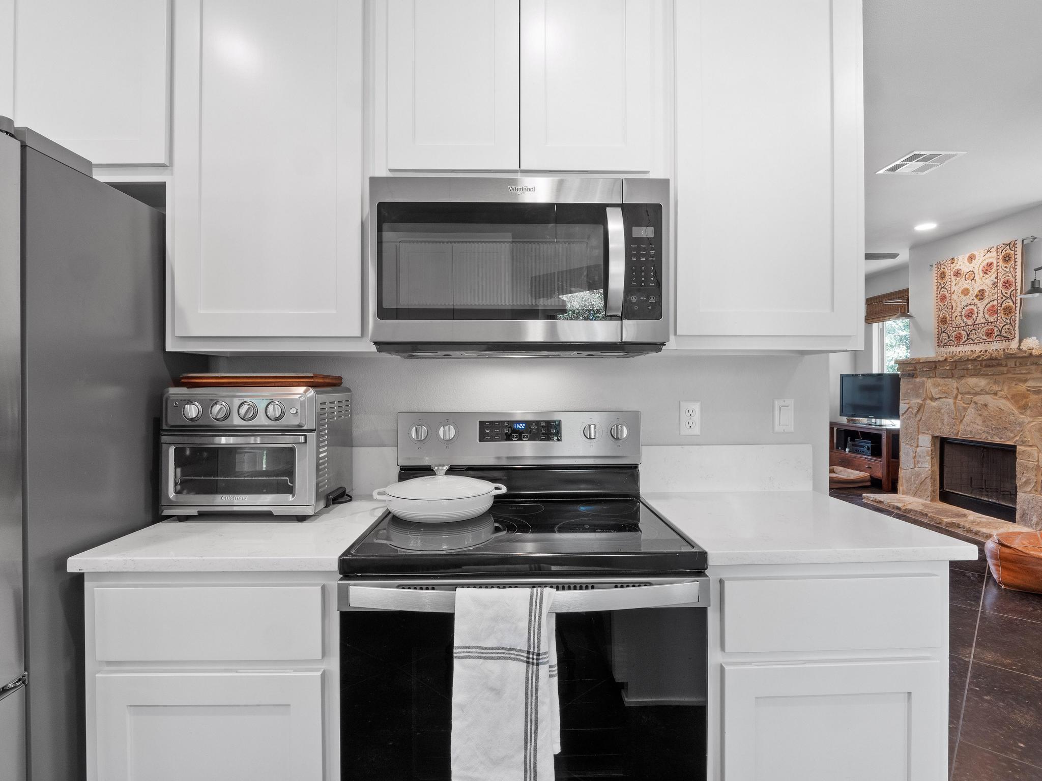 10103 Twin Lake Loop, Dripping Springs, TX 78620