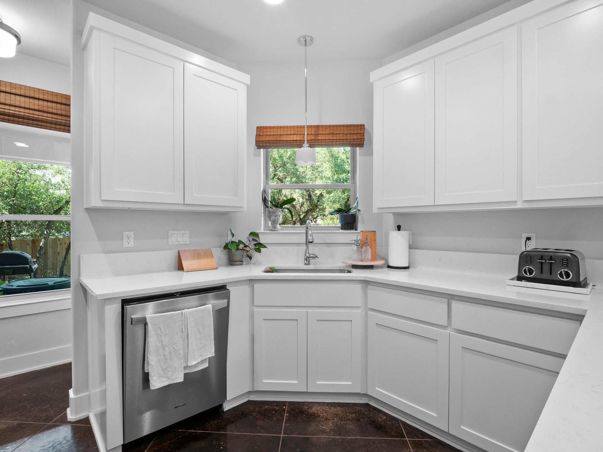 10103 Twin Lake Loop, Dripping Springs, TX 78620