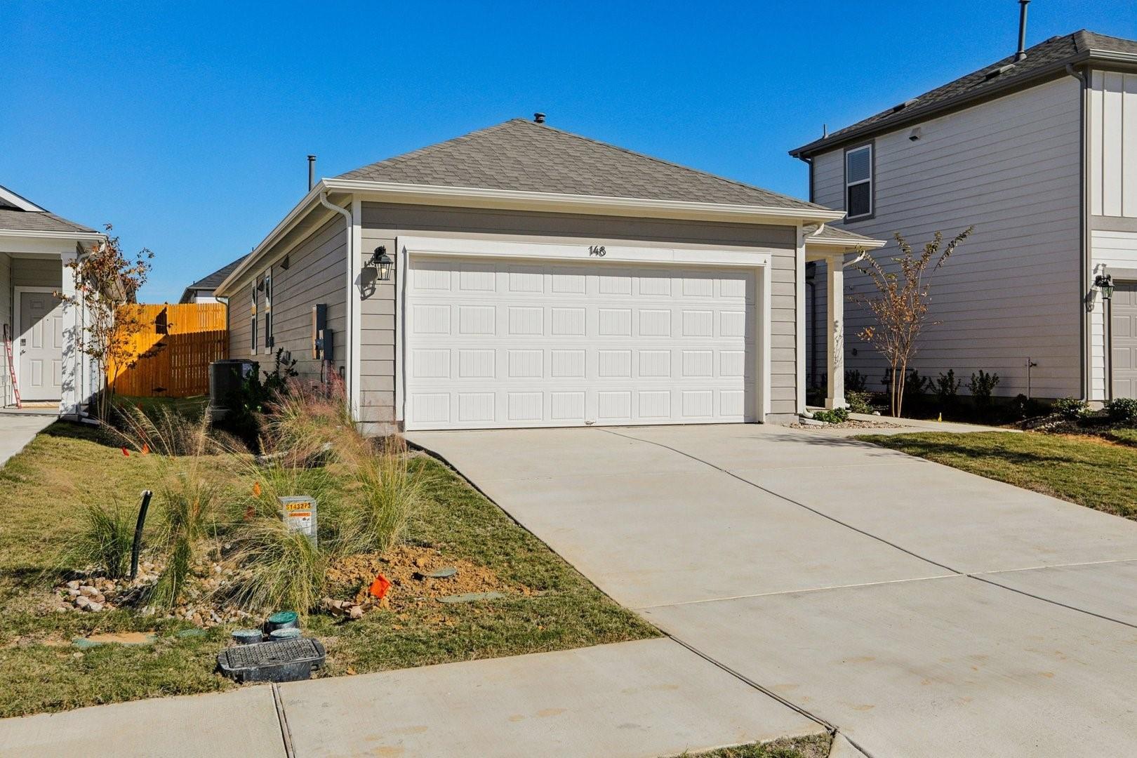 148 Two Bits Ln, Elgin, TX 78621