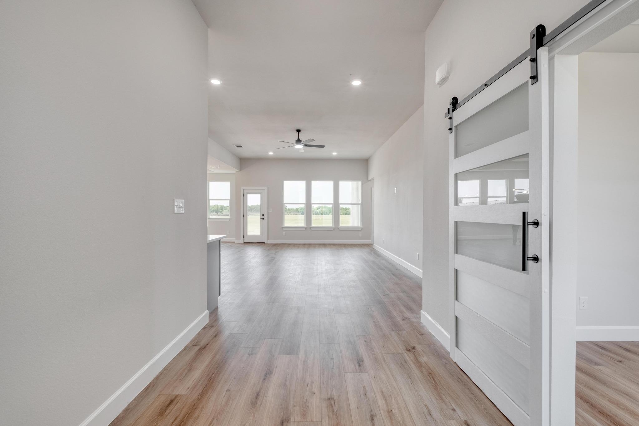 203 Alonzo Dr, Del Valle, TX 78617