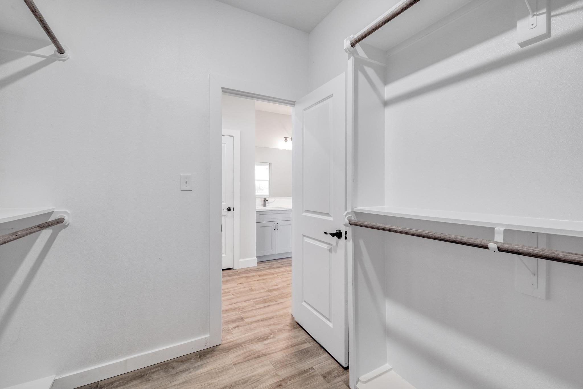 203 Alonzo Dr, Del Valle, TX 78617