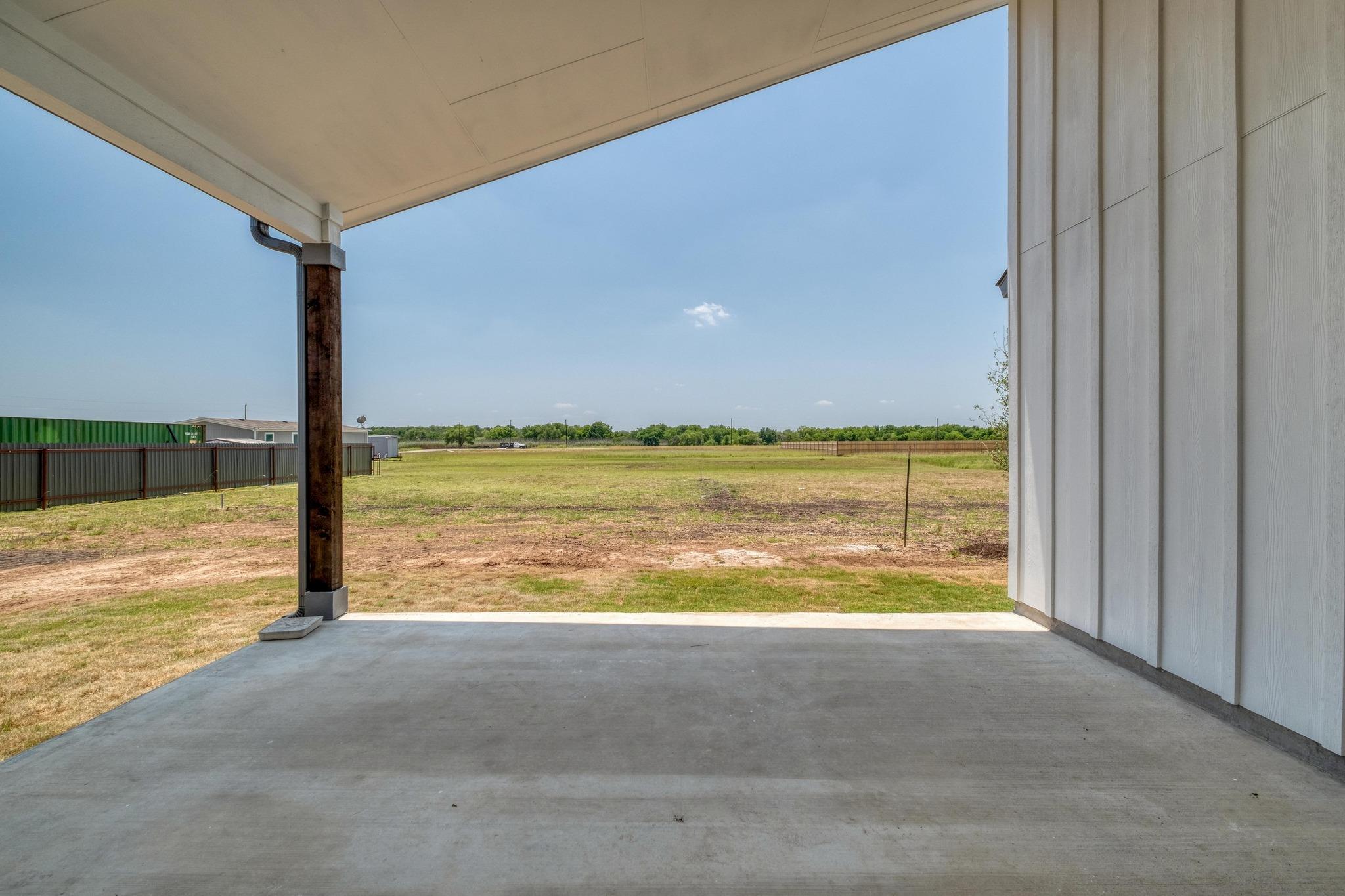 203 Alonzo Dr, Del Valle, TX 78617