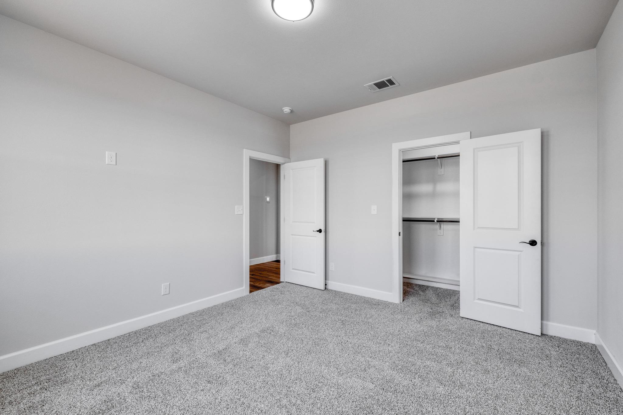 203 Alonzo Dr, Del Valle, TX 78617