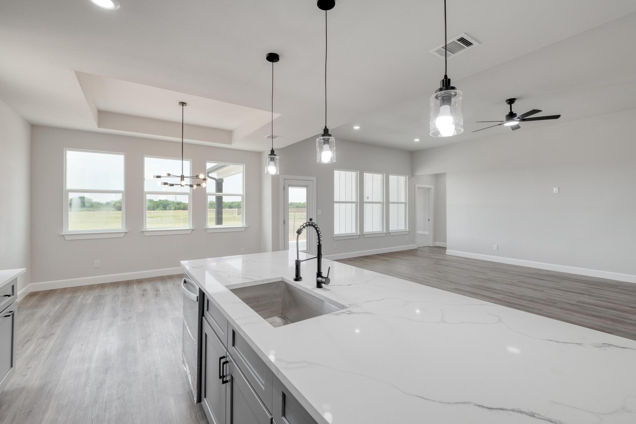 203 Alonzo Dr, Del Valle, TX 78617