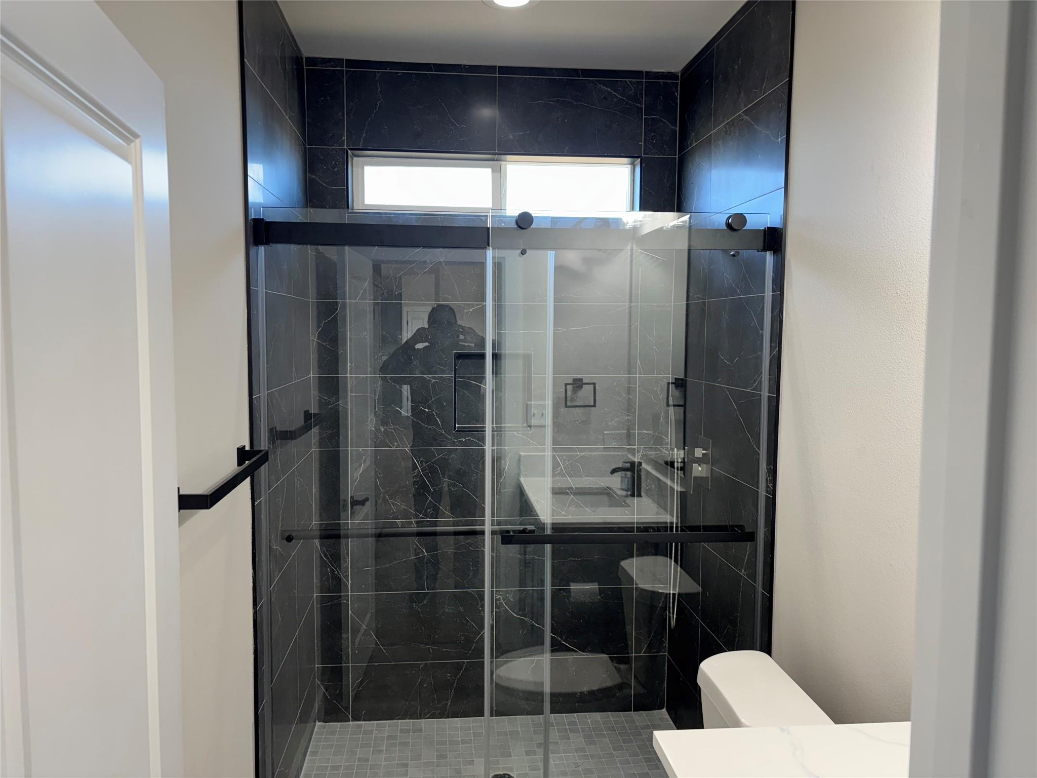 203 Alonzo Dr, Del Valle, TX 78617