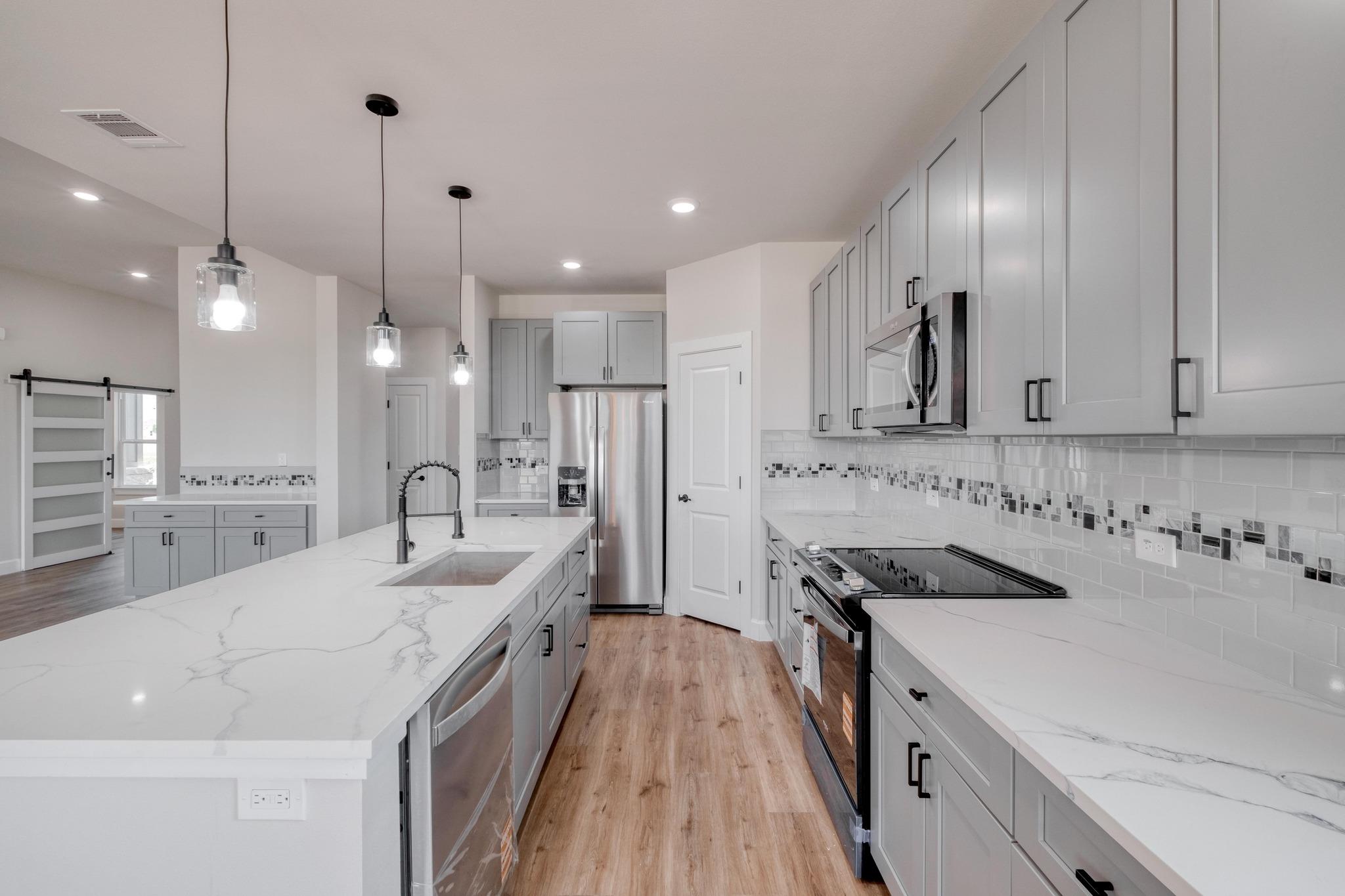 203 Alonzo Dr, Del Valle, TX 78617