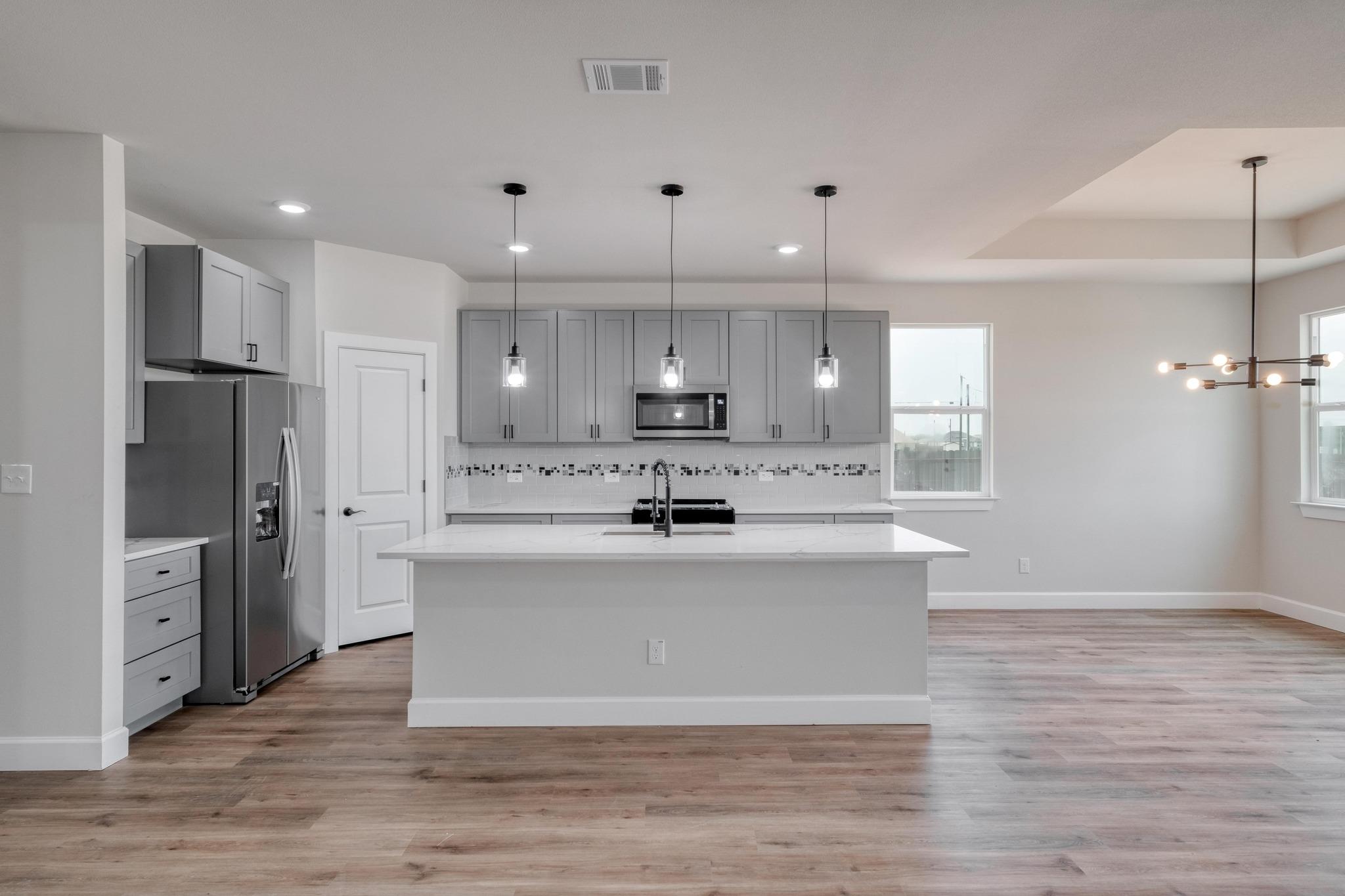 203 Alonzo Dr, Del Valle, TX 78617