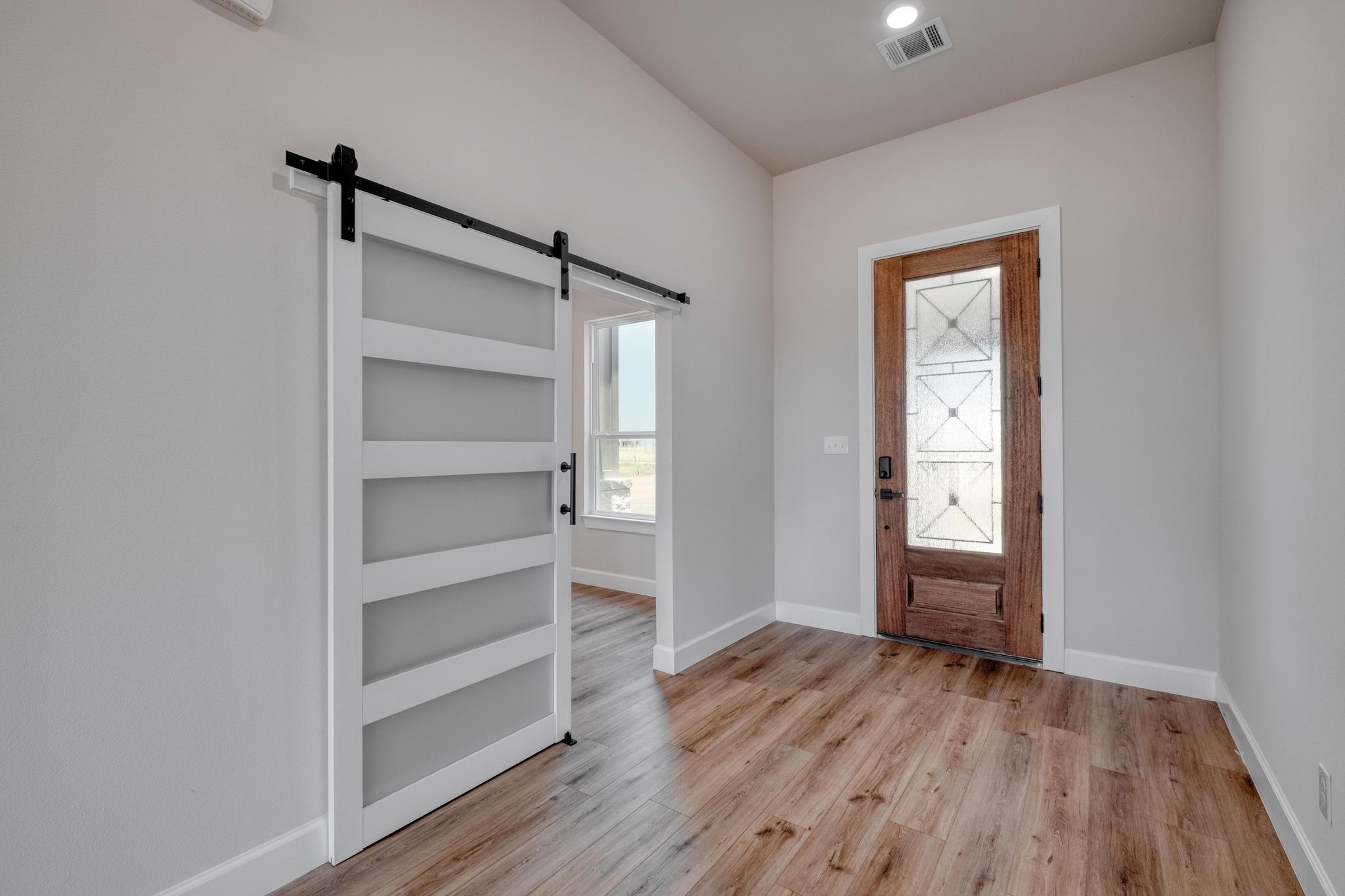 203 Alonzo Dr, Del Valle, TX 78617