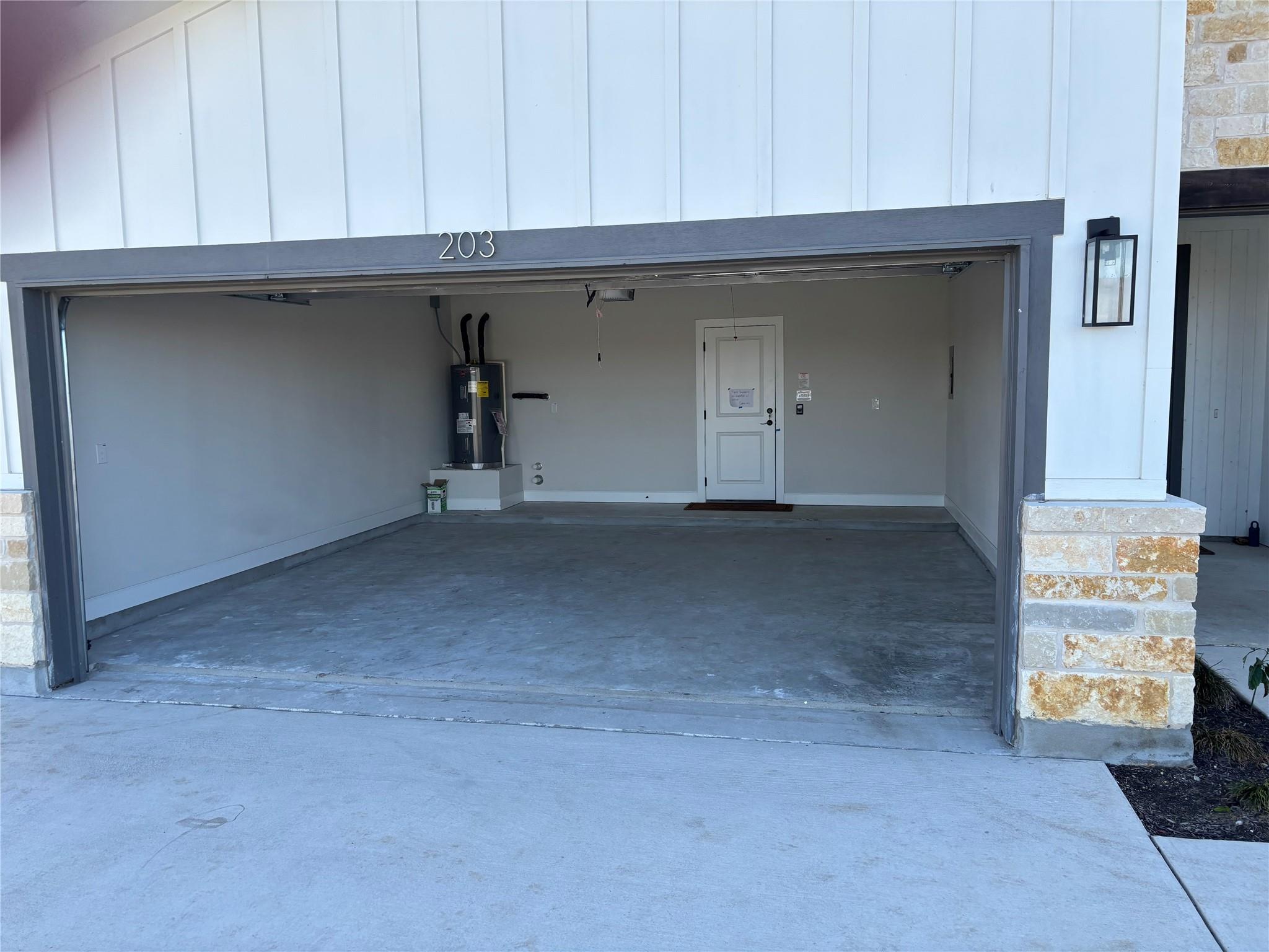 203 Alonzo Dr, Del Valle, TX 78617