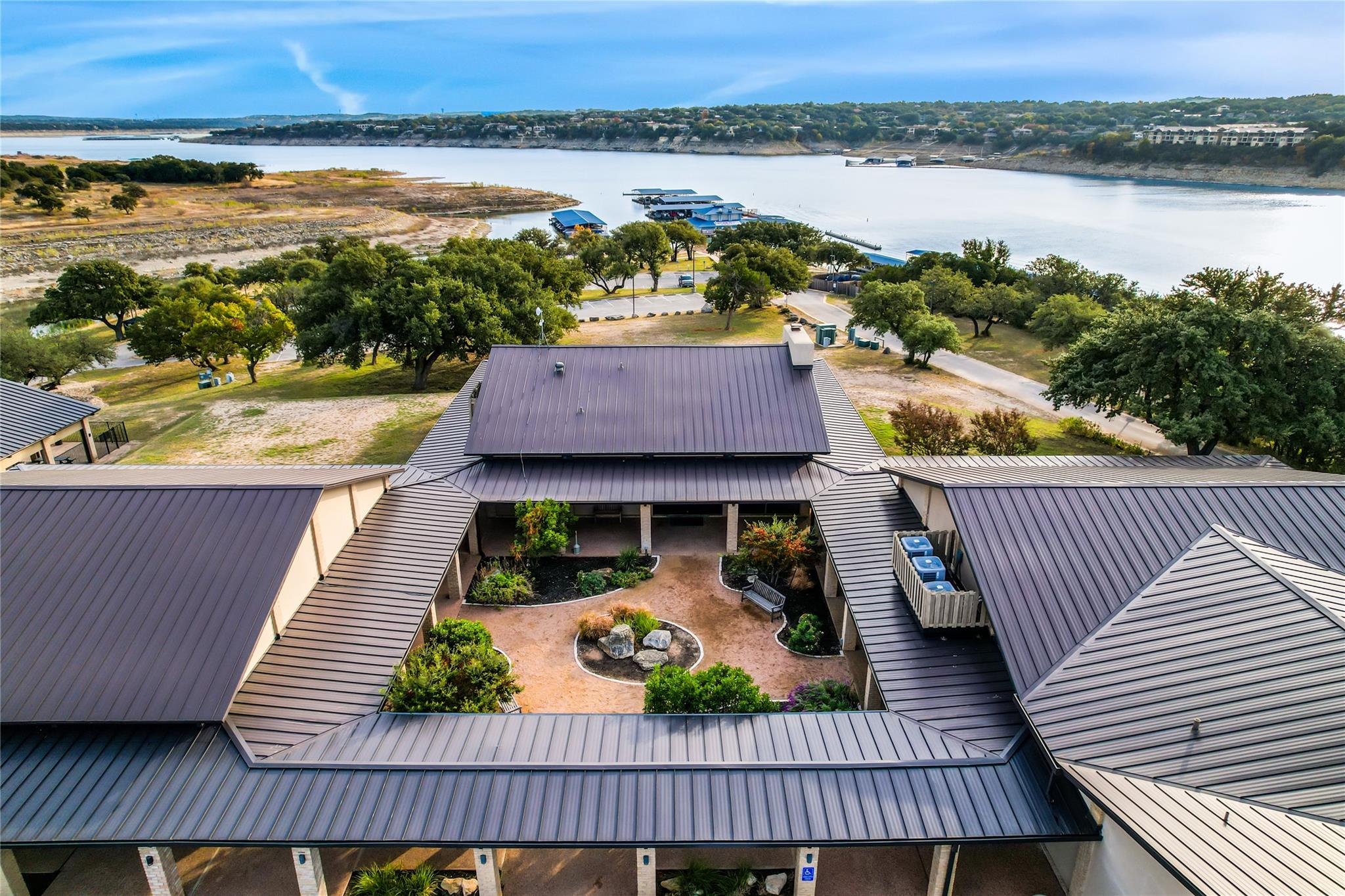 416 Summit Ridge Dr N, Lago Vista, TX 78645