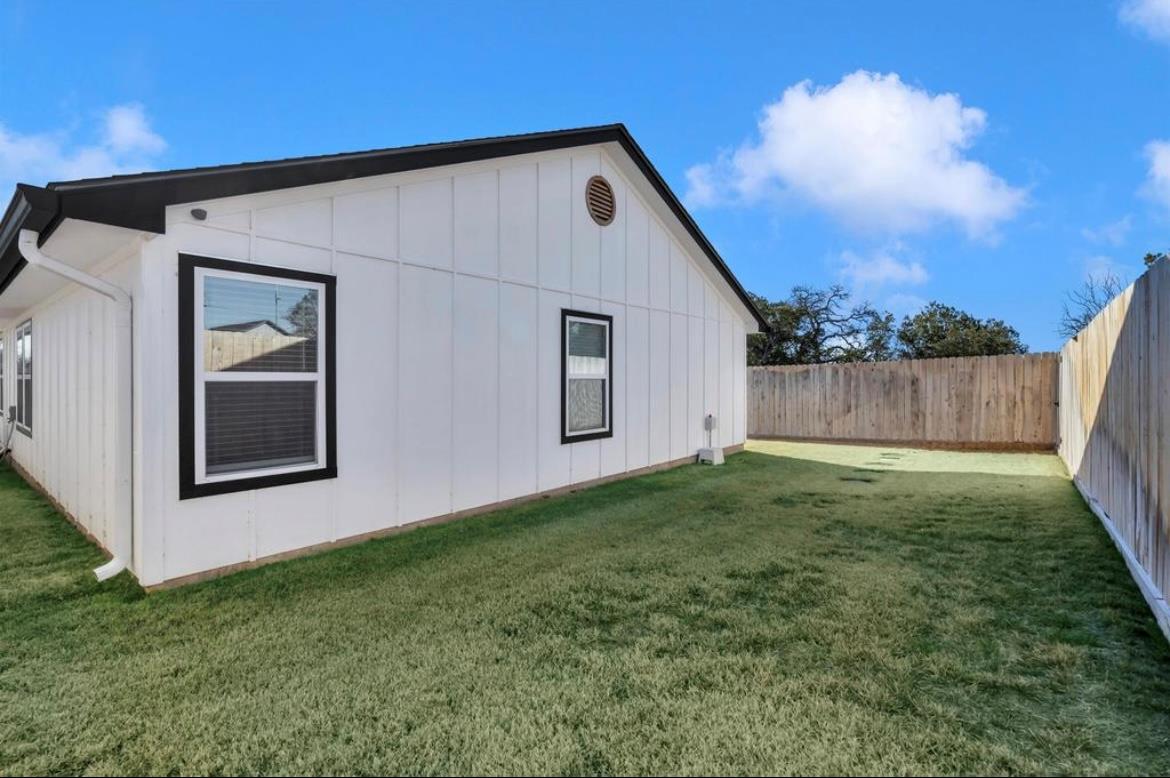 249 Hill Dr, Granite Shoals, TX 78654