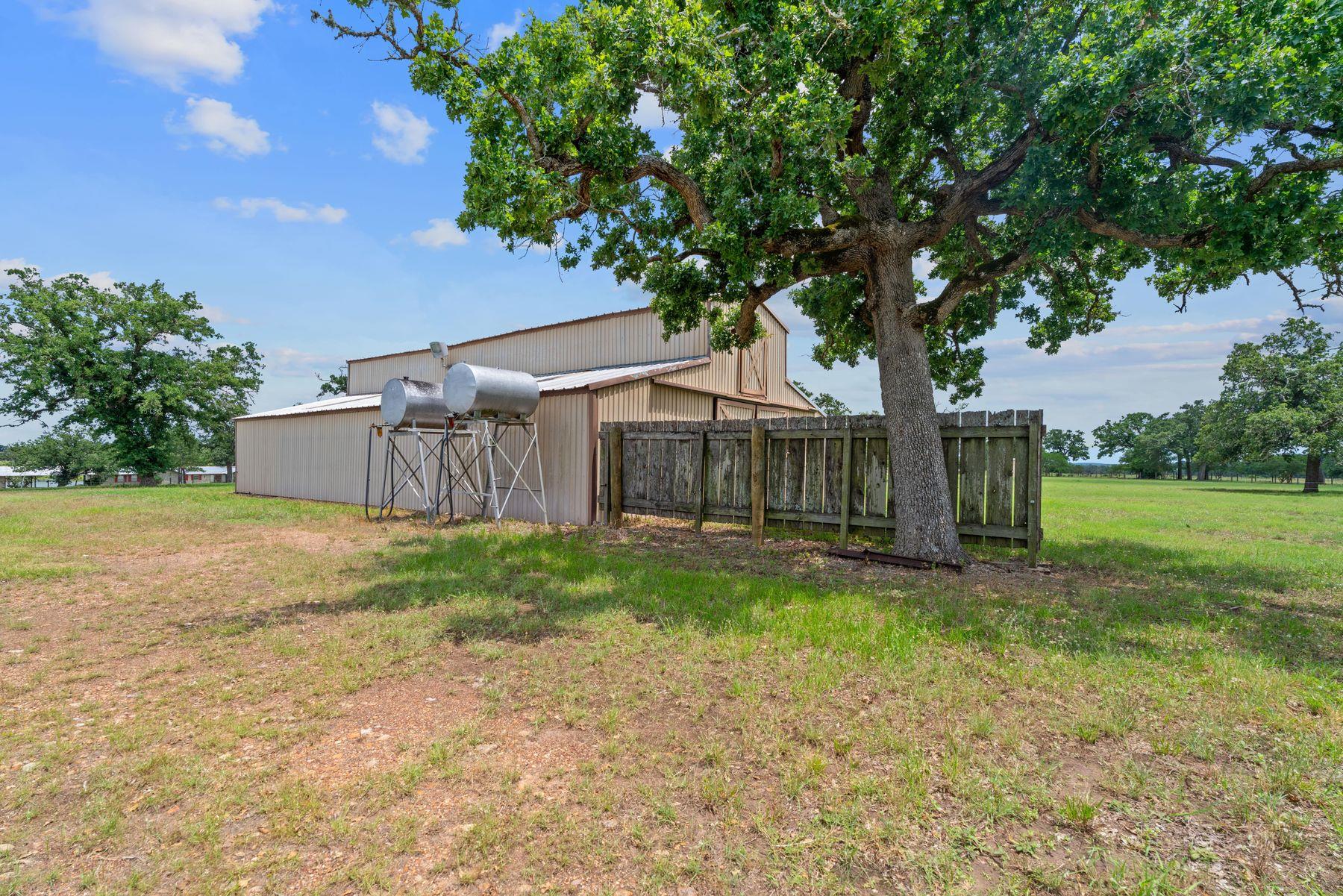 1063 Private Road 4485, Giddings, TX 78942