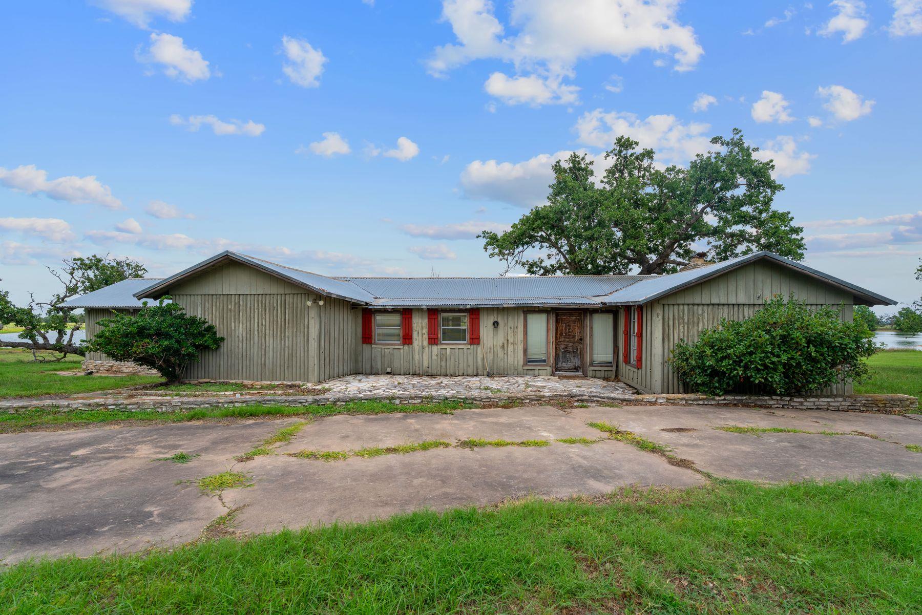 1063 Private Road 4485, Giddings, TX 78942