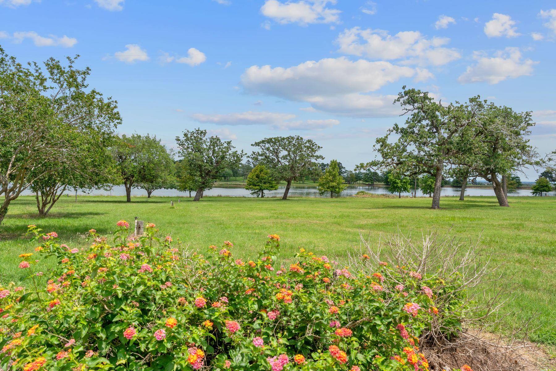 1063 Private Road 4485, Giddings, TX 78942